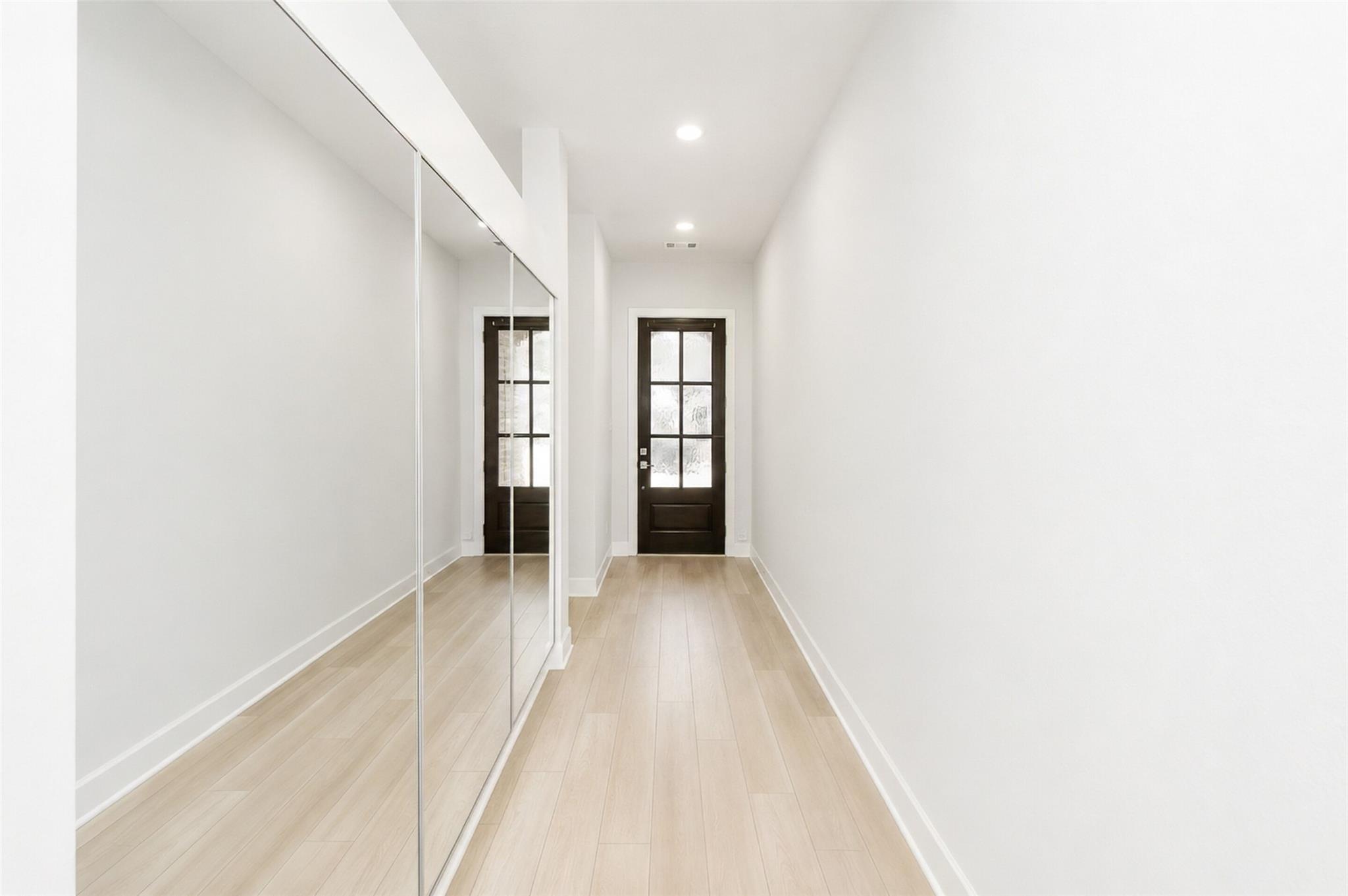 property viewer photo 5