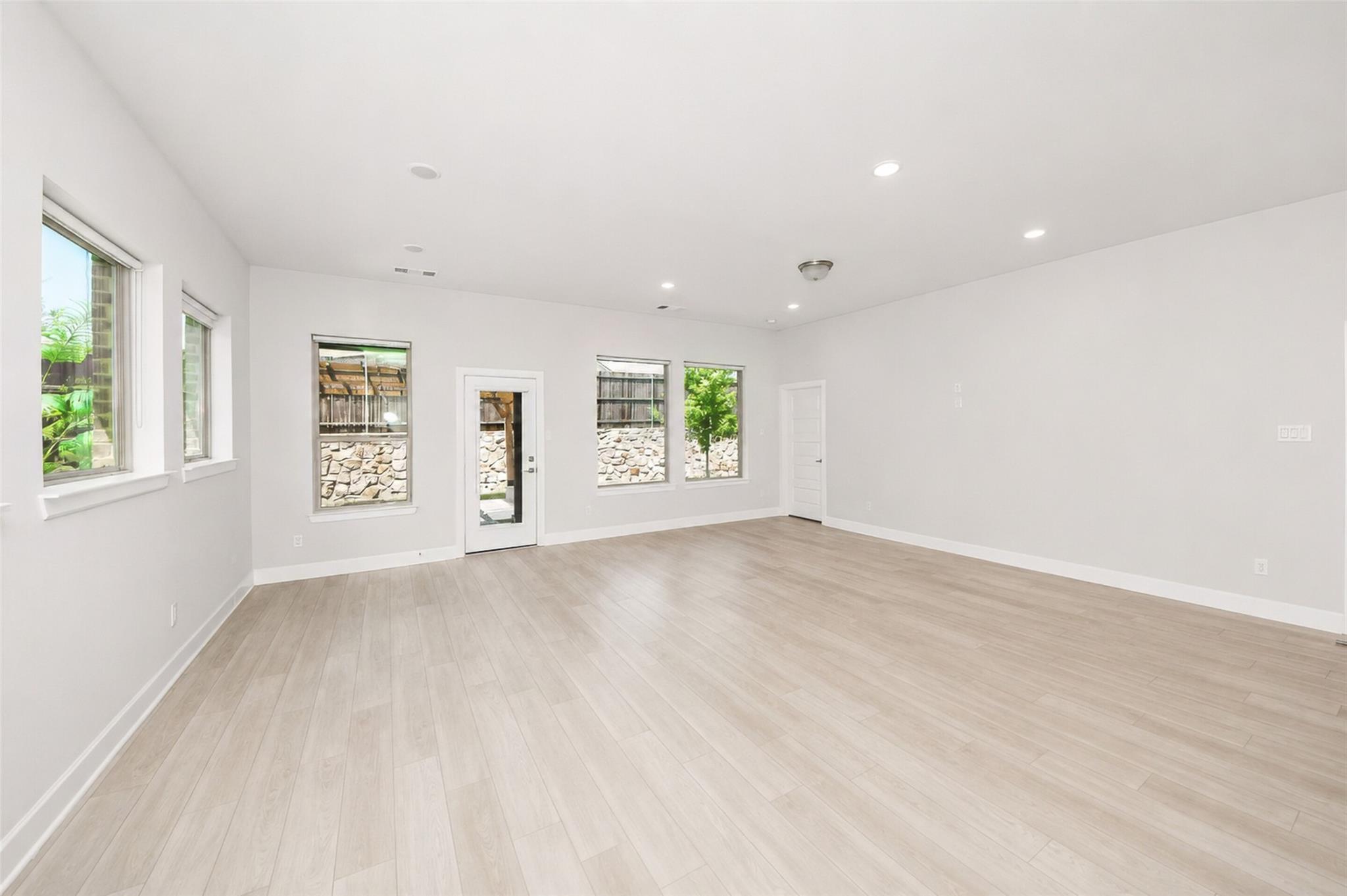 property viewer photo 9