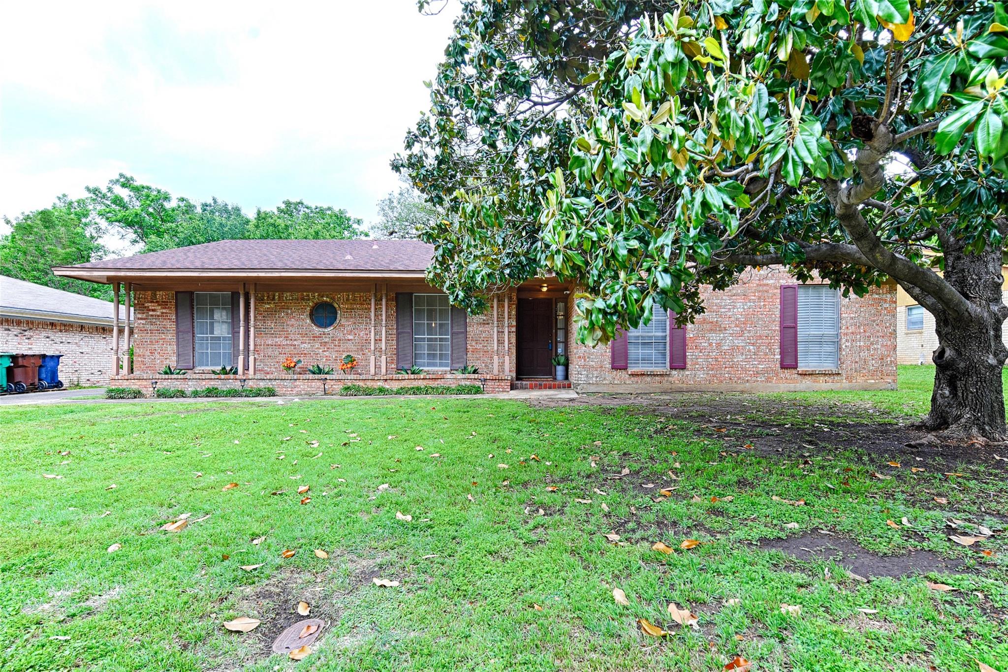 main property photo 28