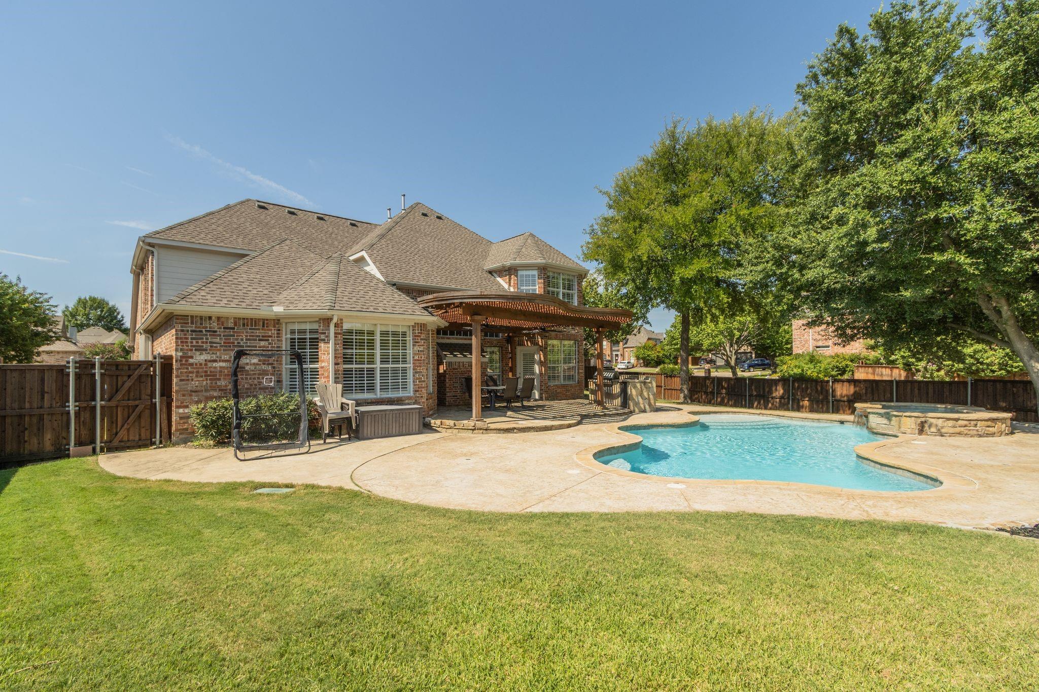 main property photo 36