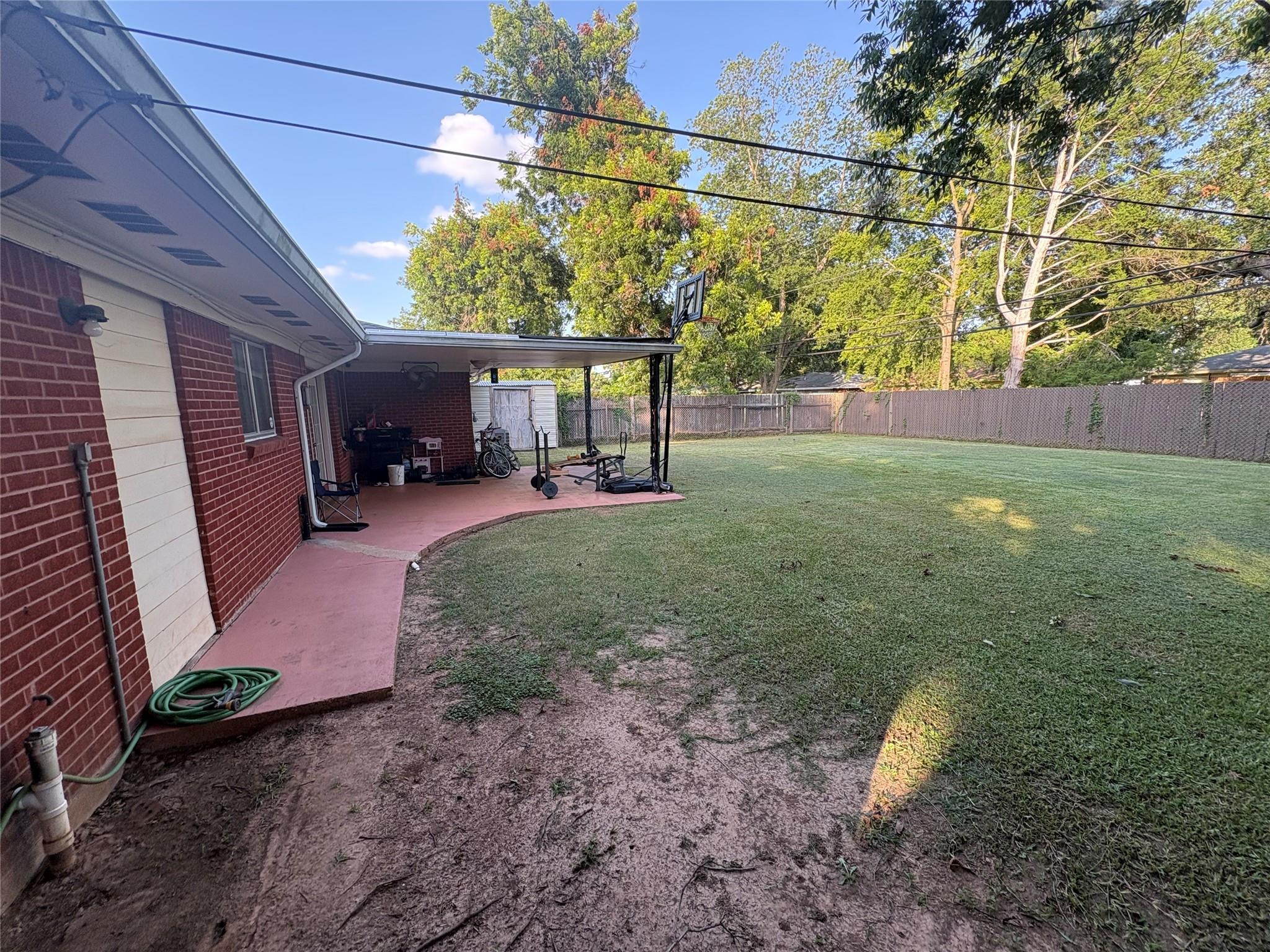 main property photo 16