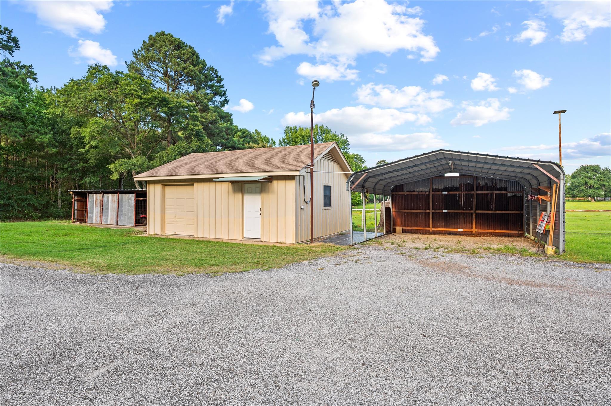 main property photo 28