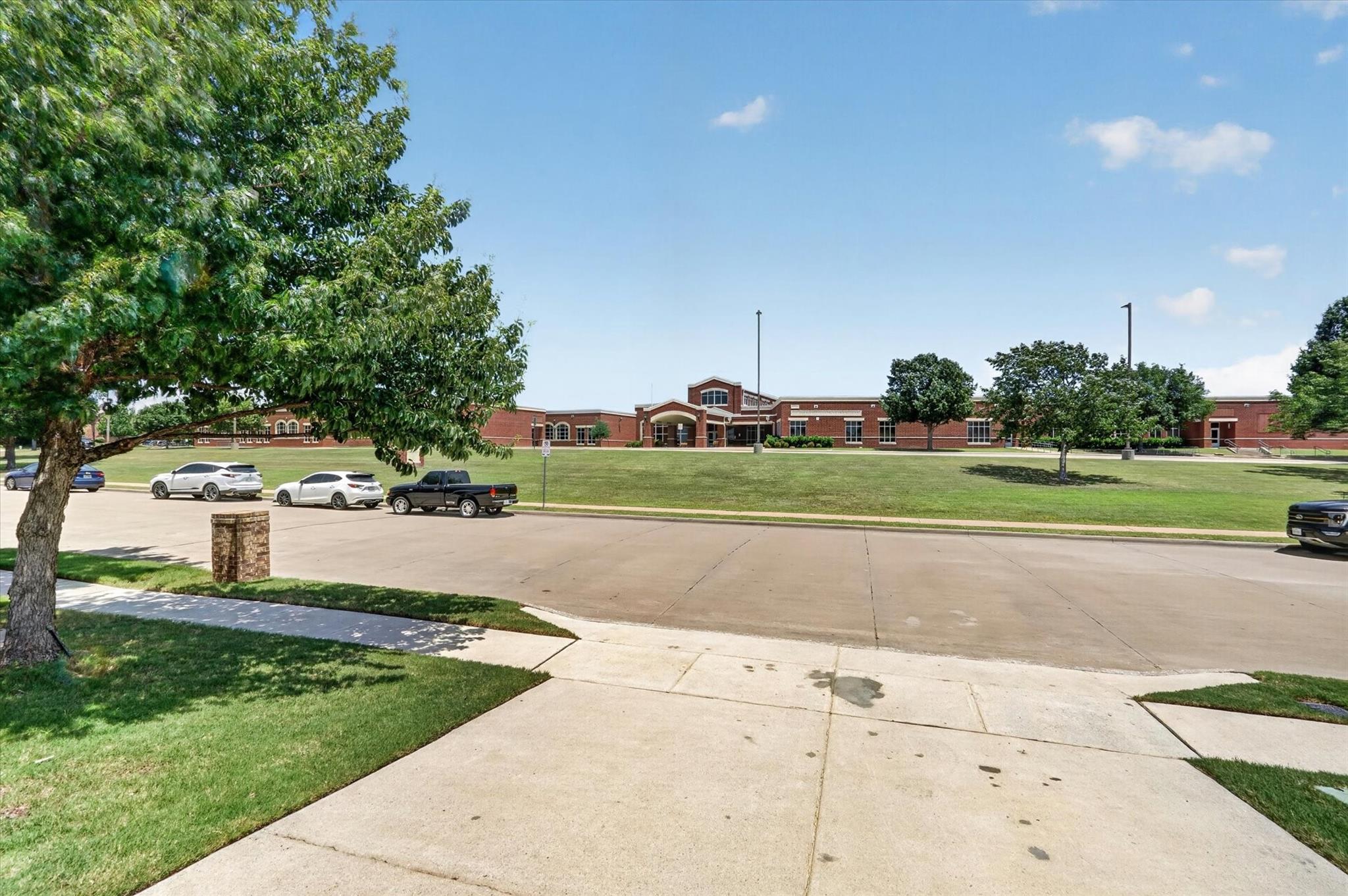 main property photo 33