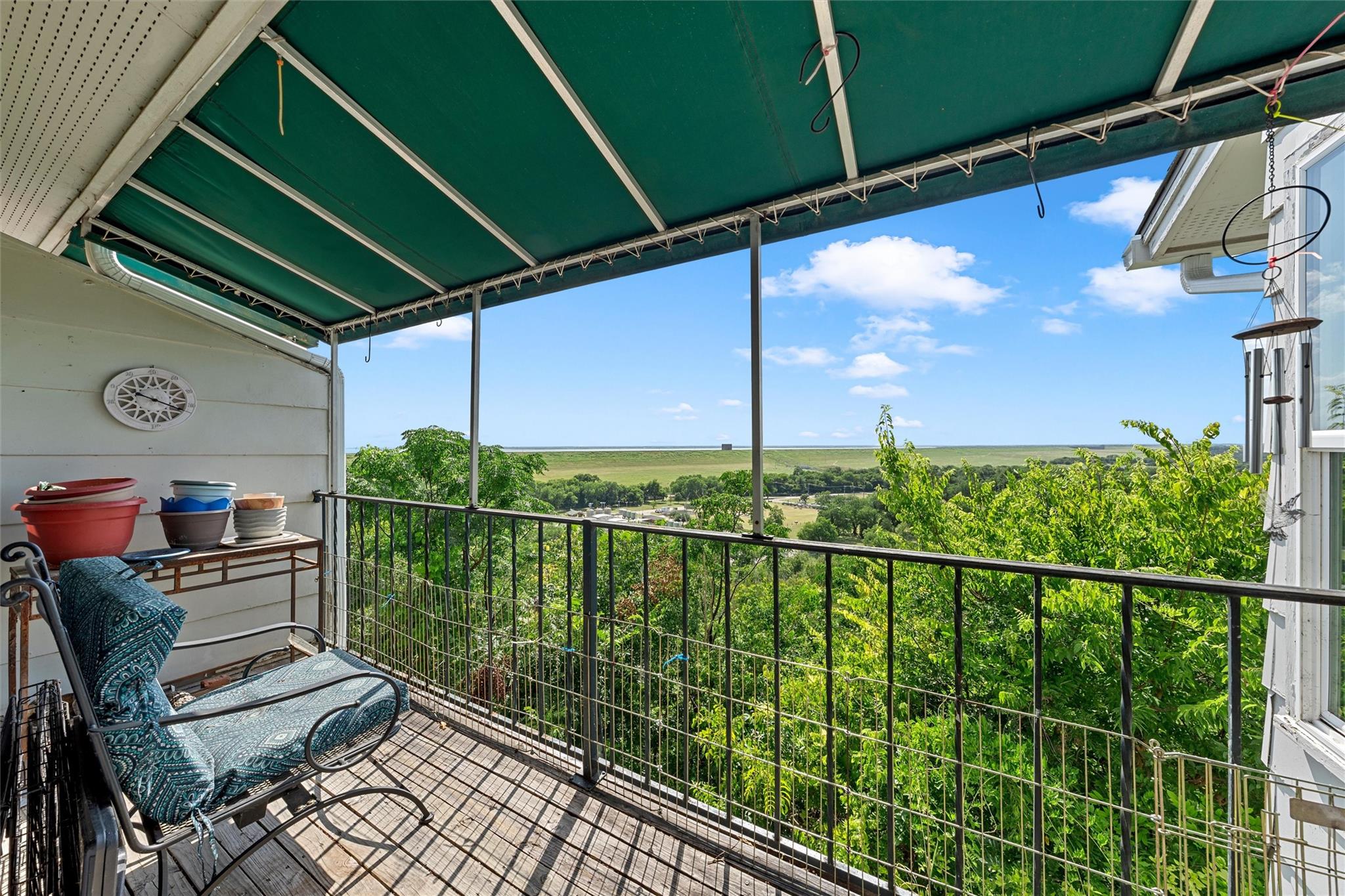 main property photo 25