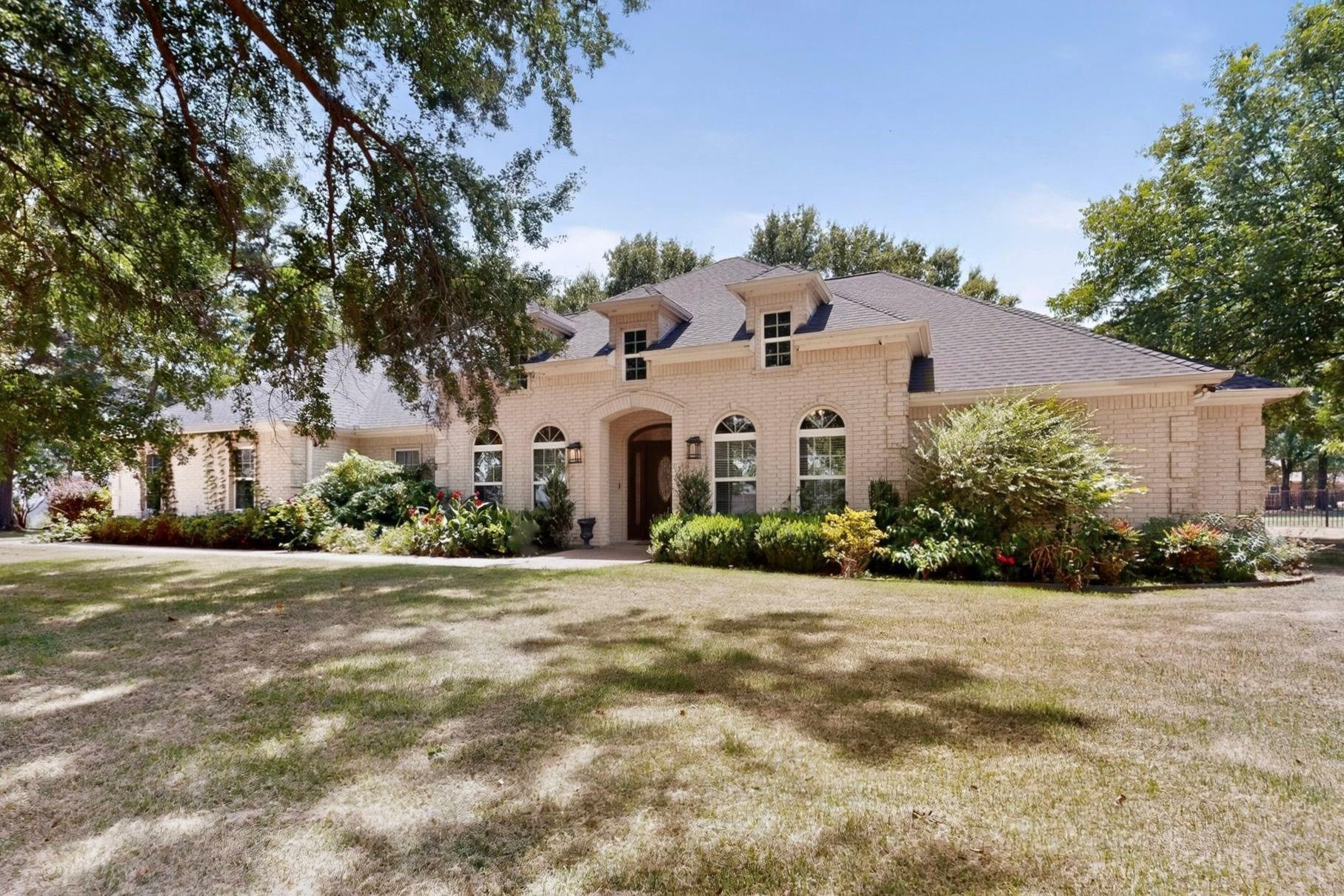 main property photo 11