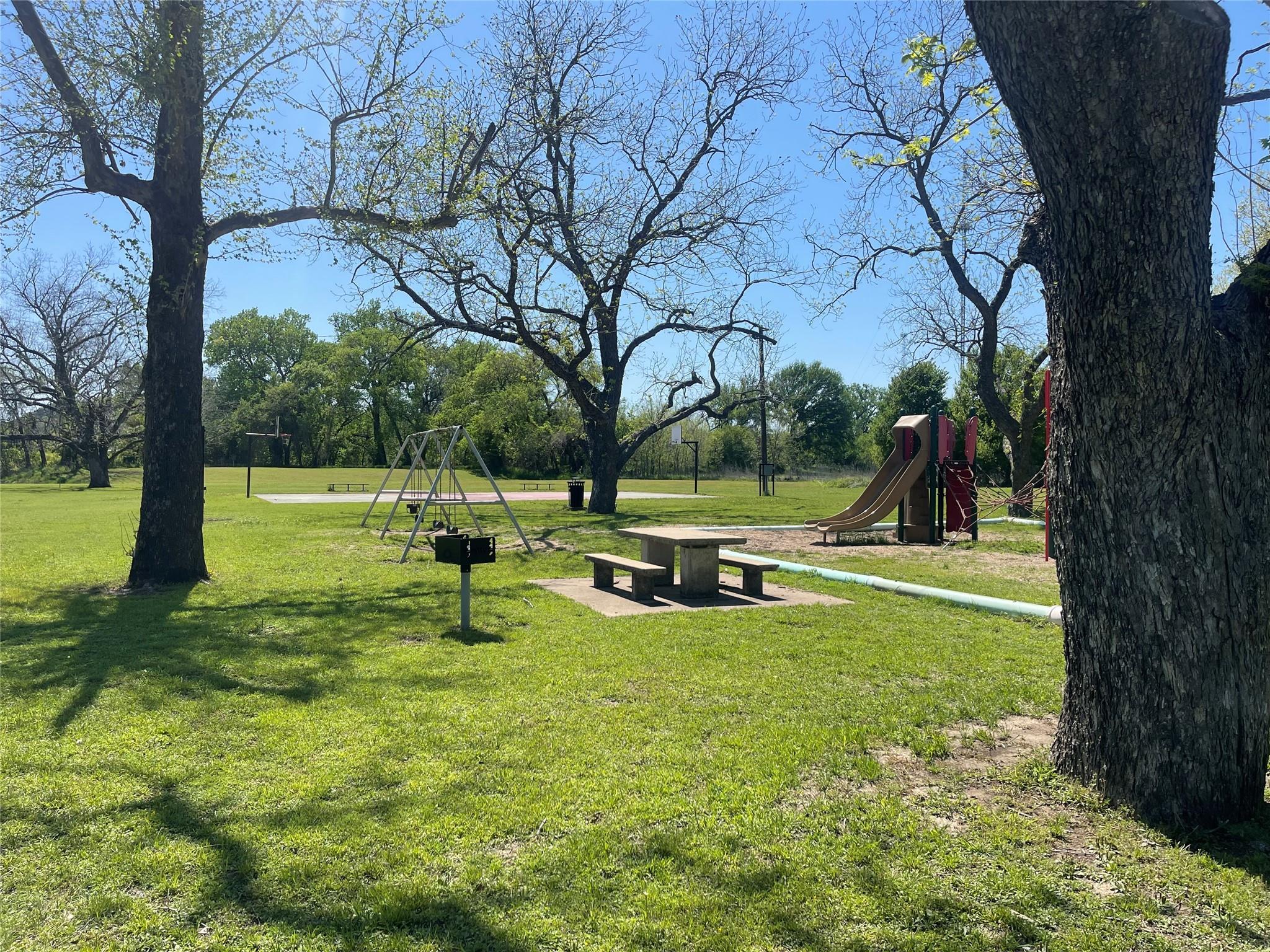 main property photo 29