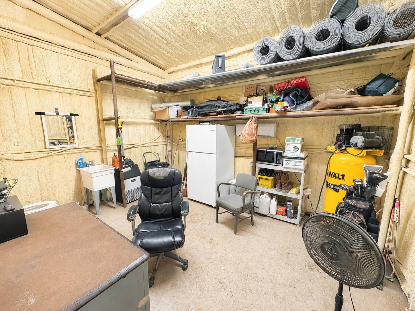 main property photo 28