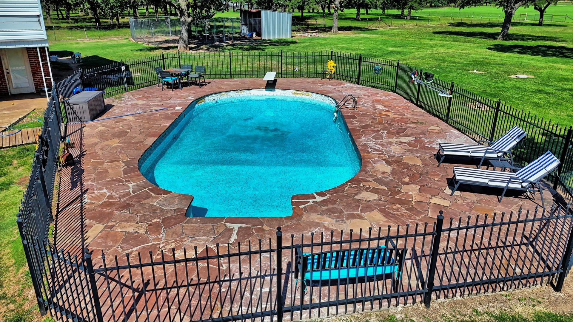 main property photo 4