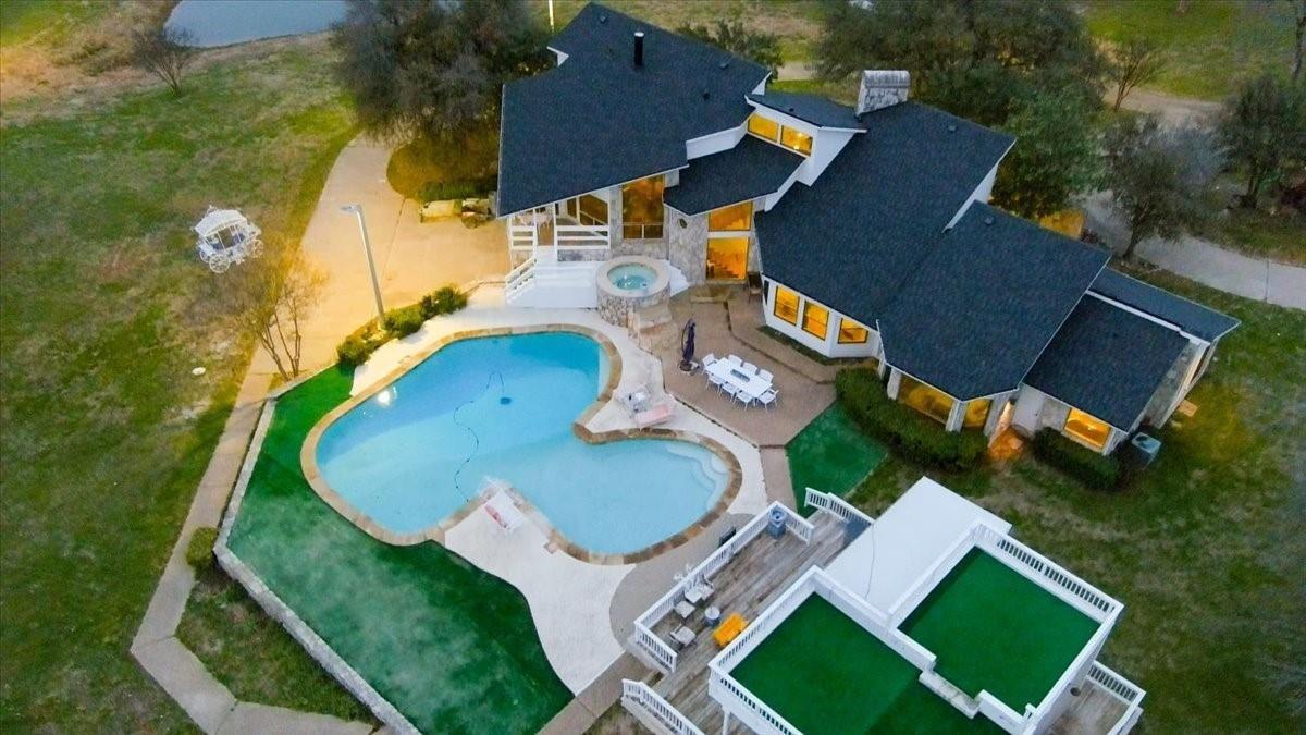 main property photo 31