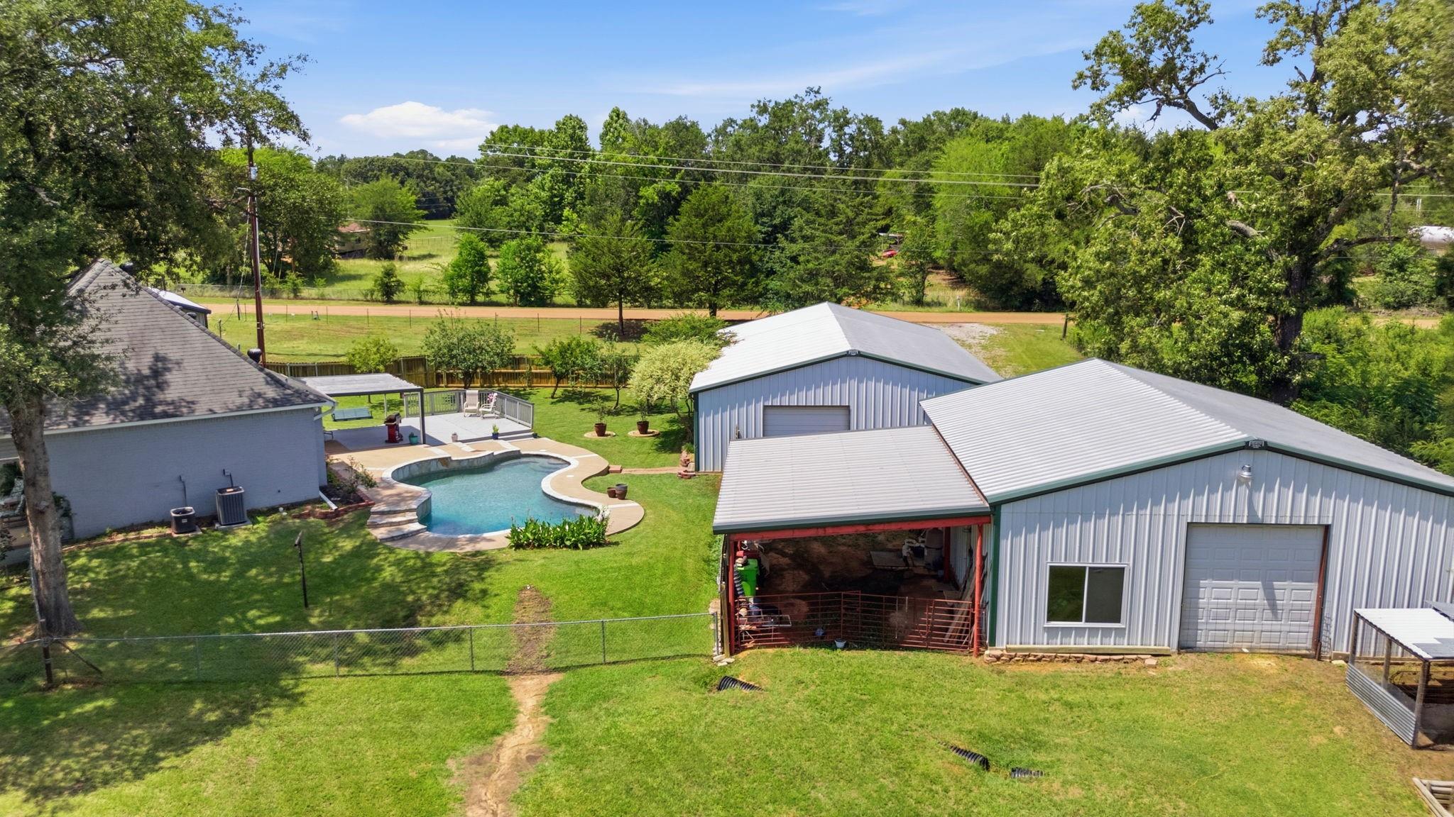 main property photo 33