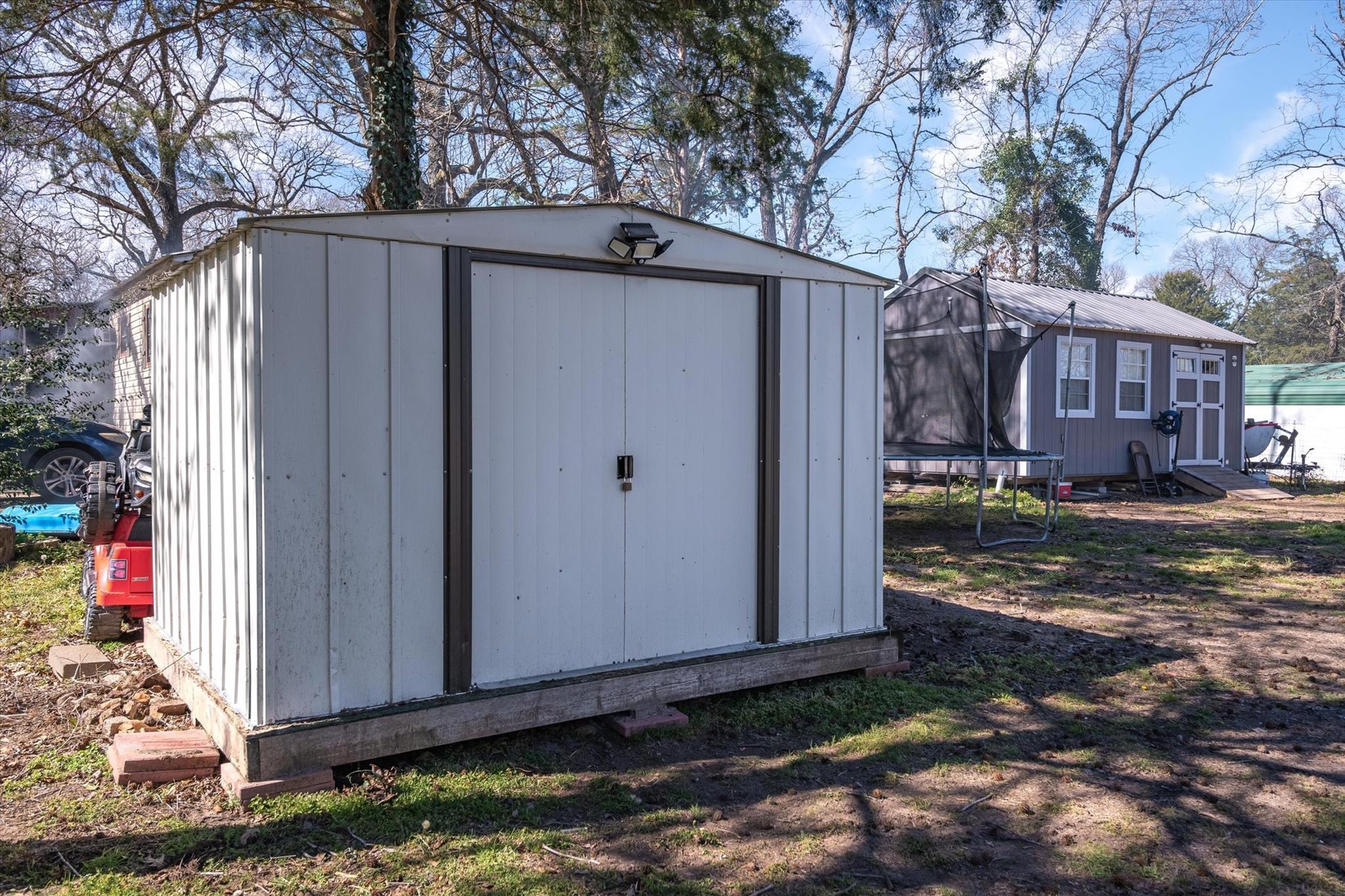 main property photo 32