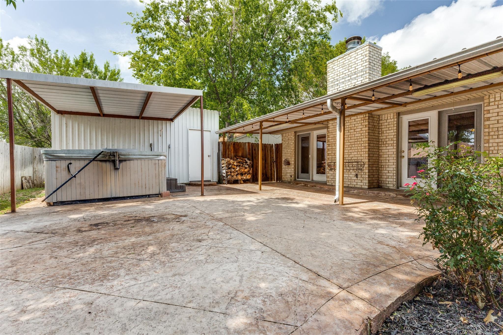 main property photo 23