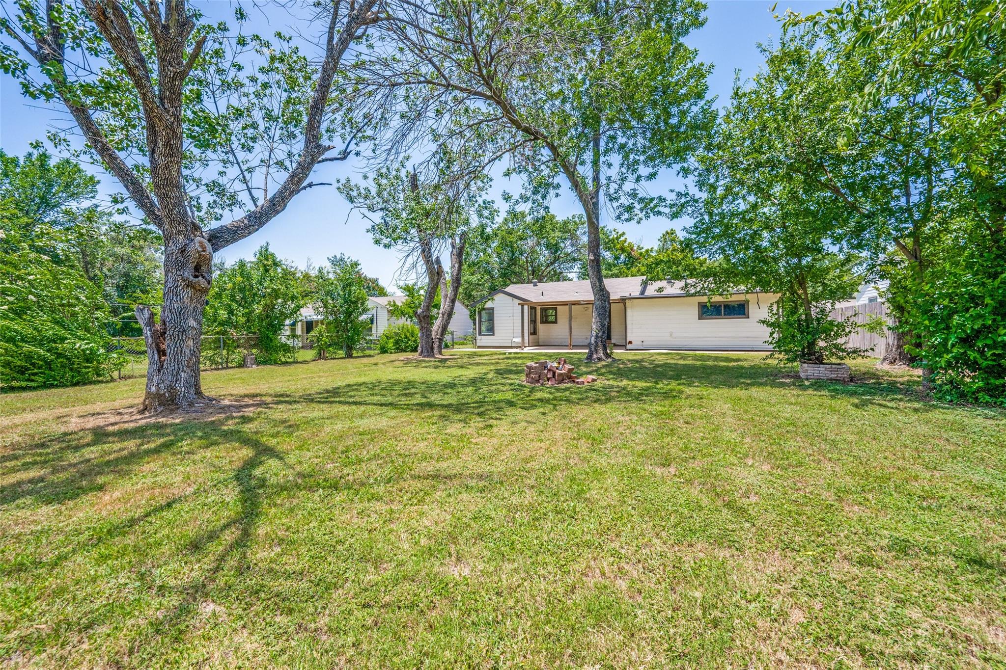 main property photo 23