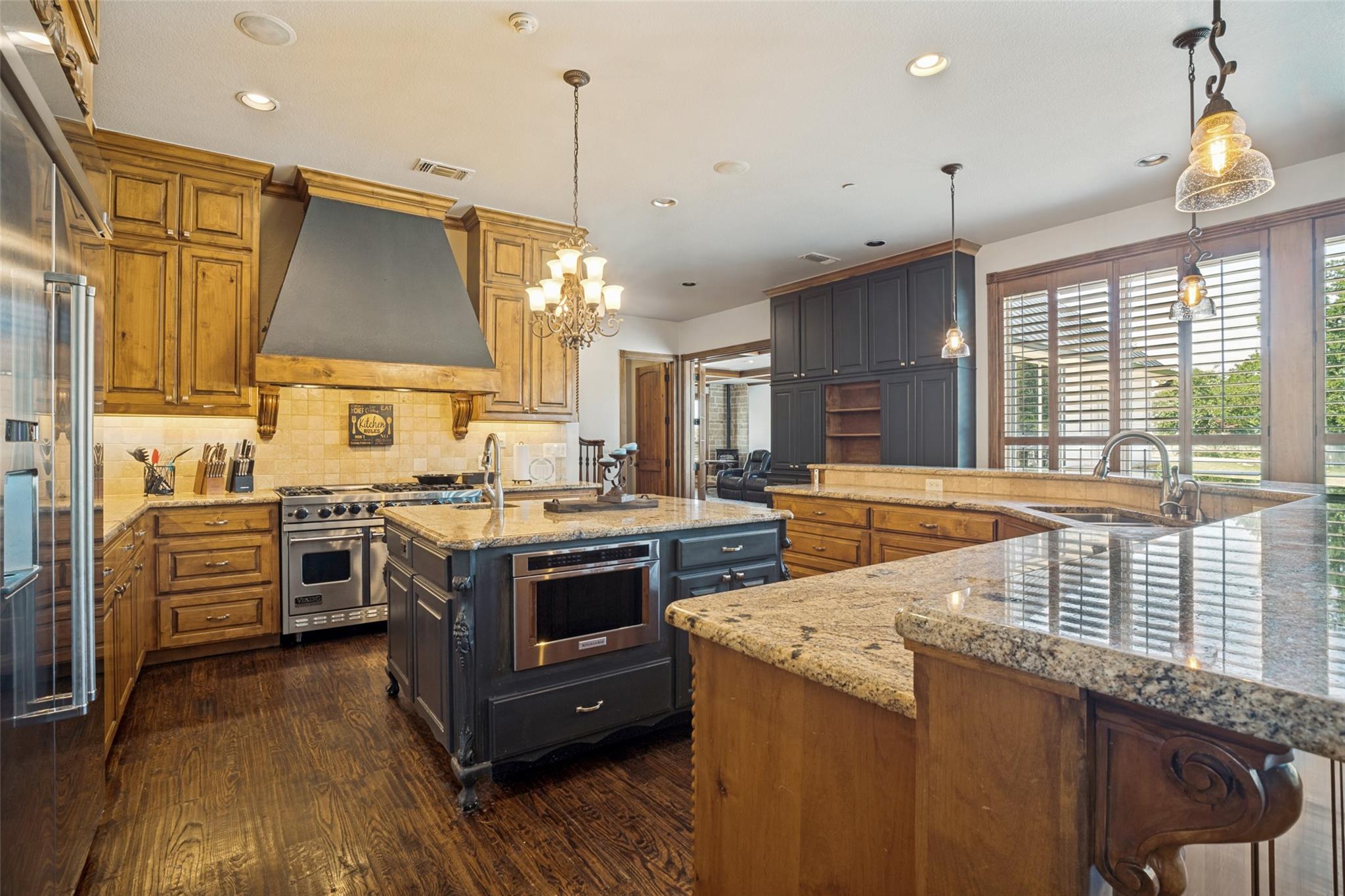 main property photo 13
