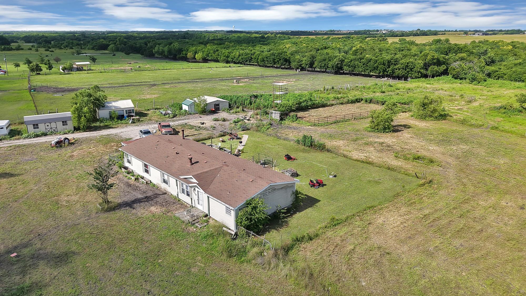 main property photo 6