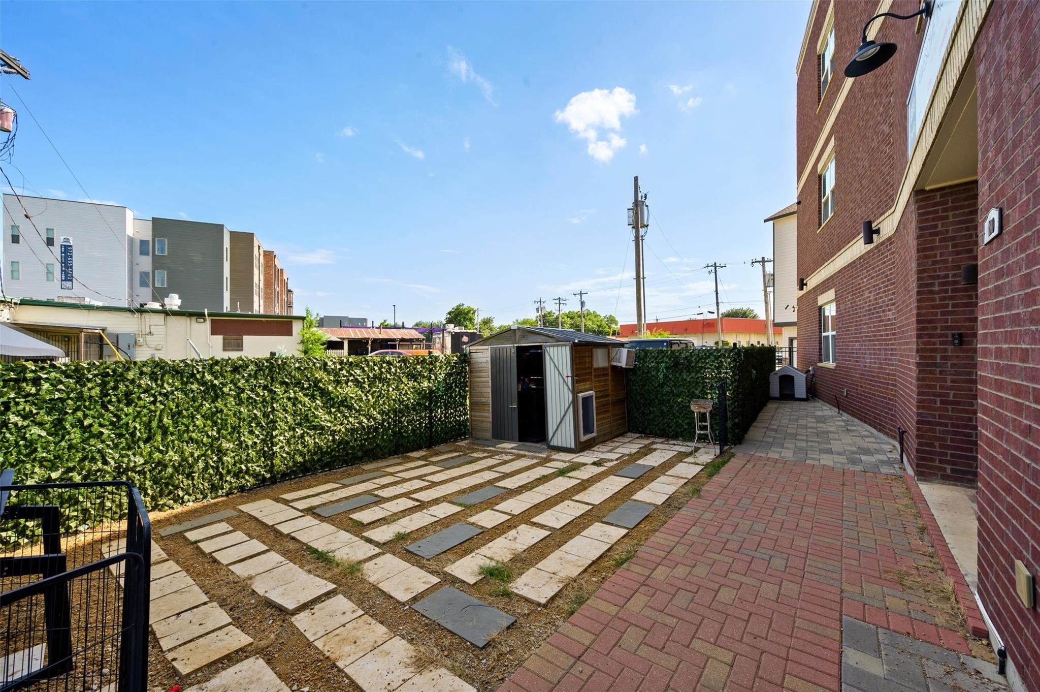 main property photo 5