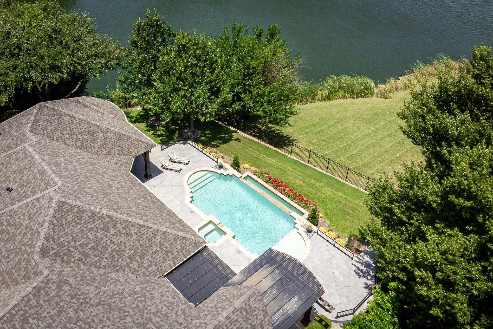 main property photo 34