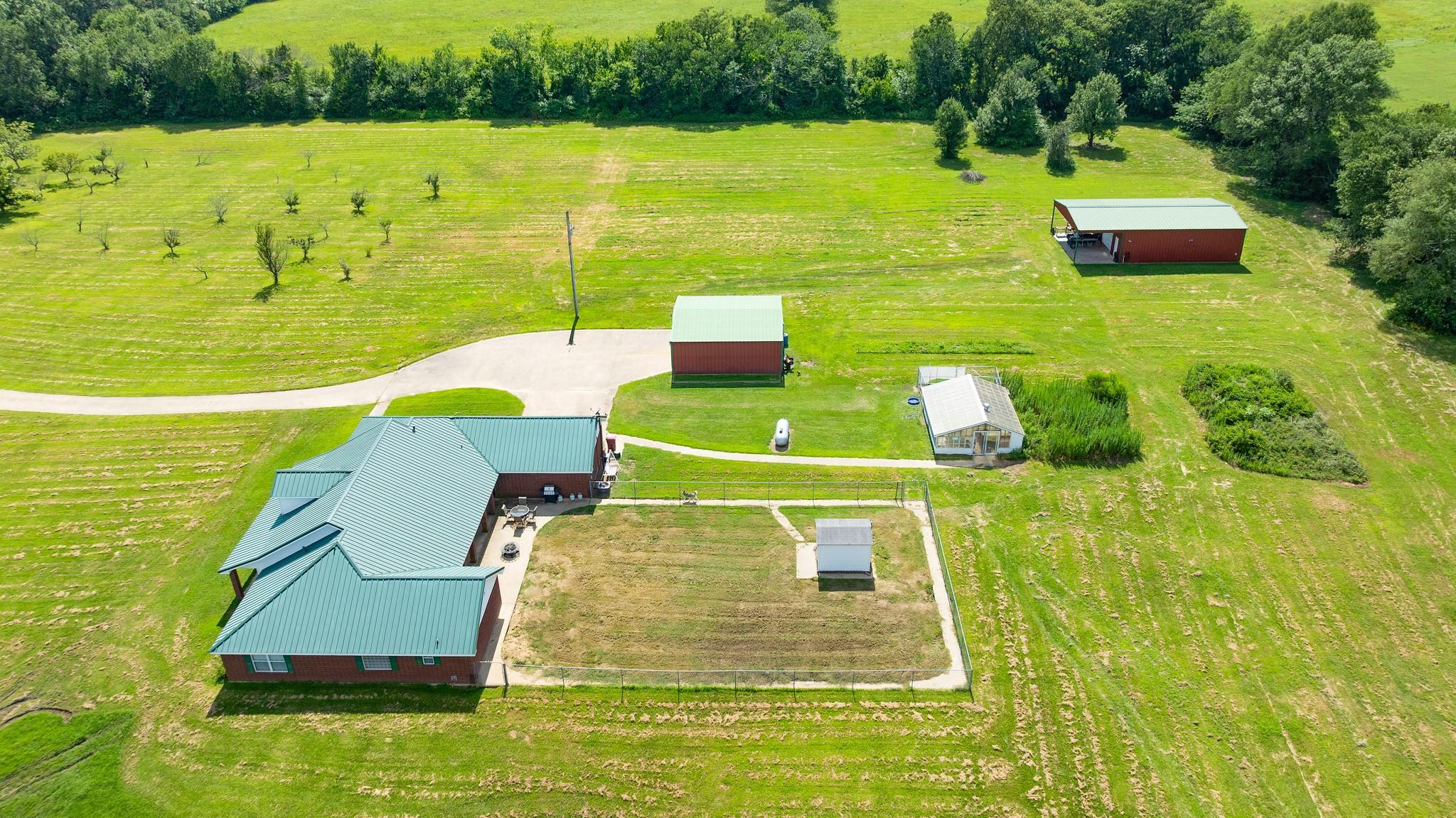 main property photo 28