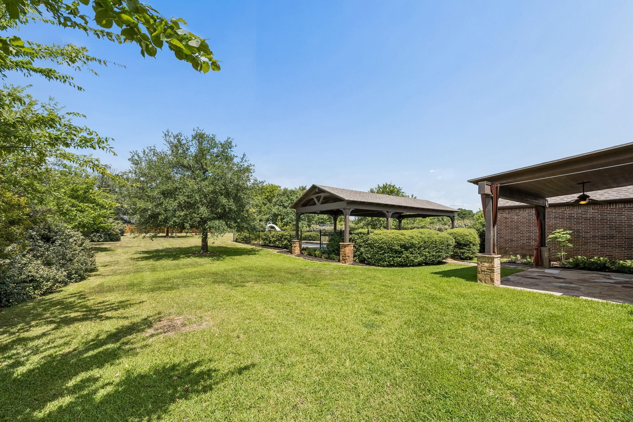 main property photo 5