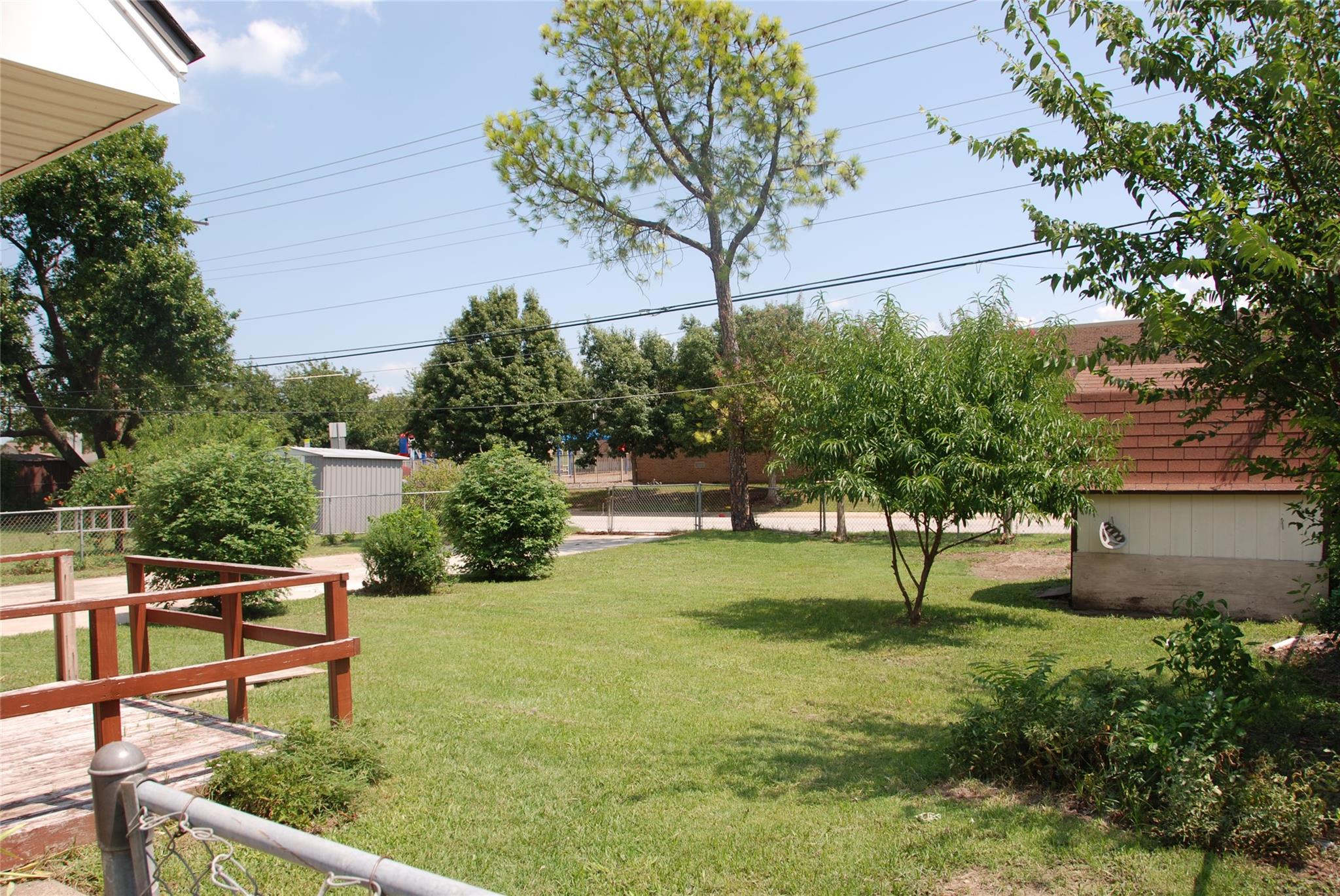 main property photo 16