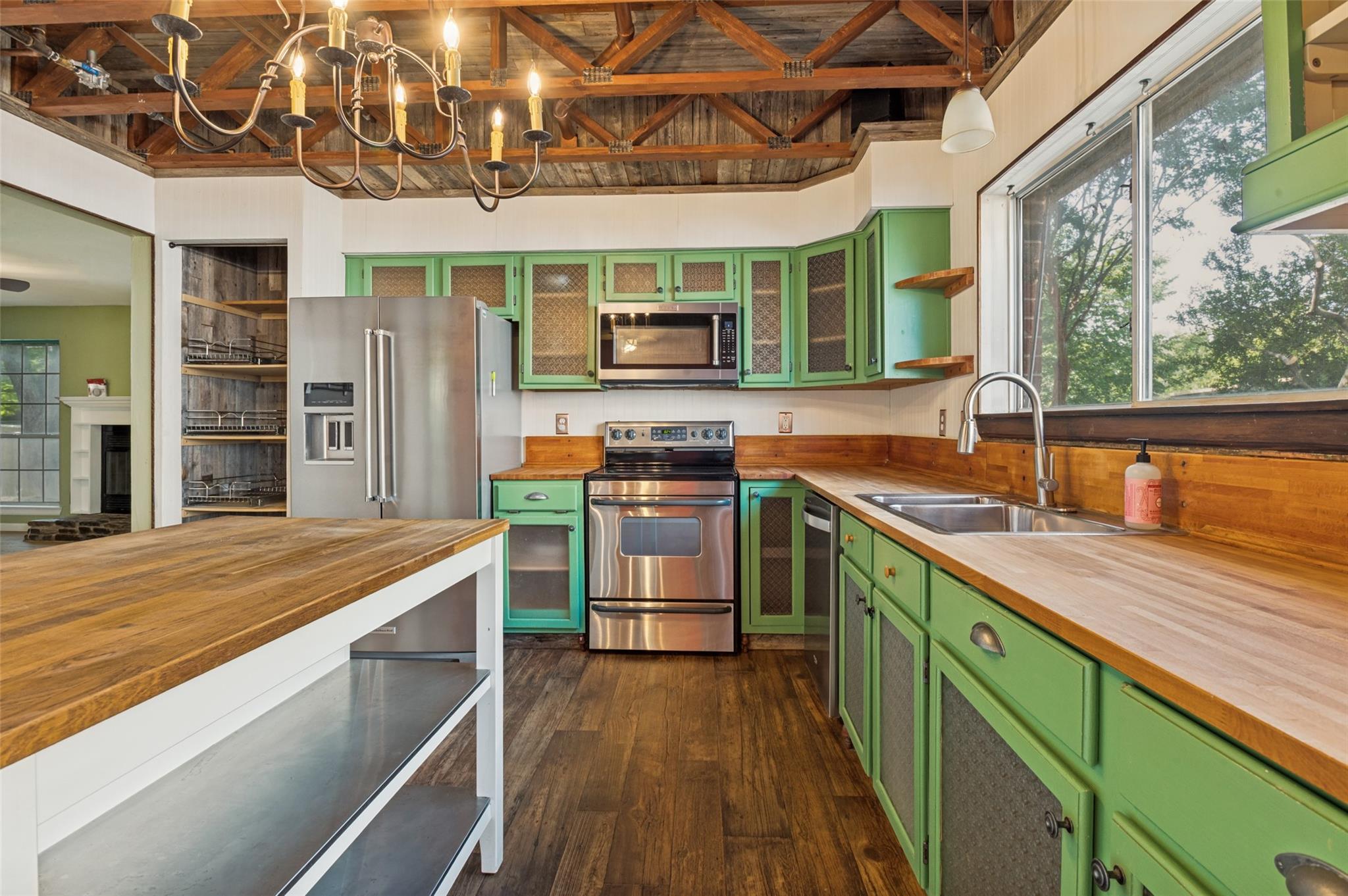 main property photo 9