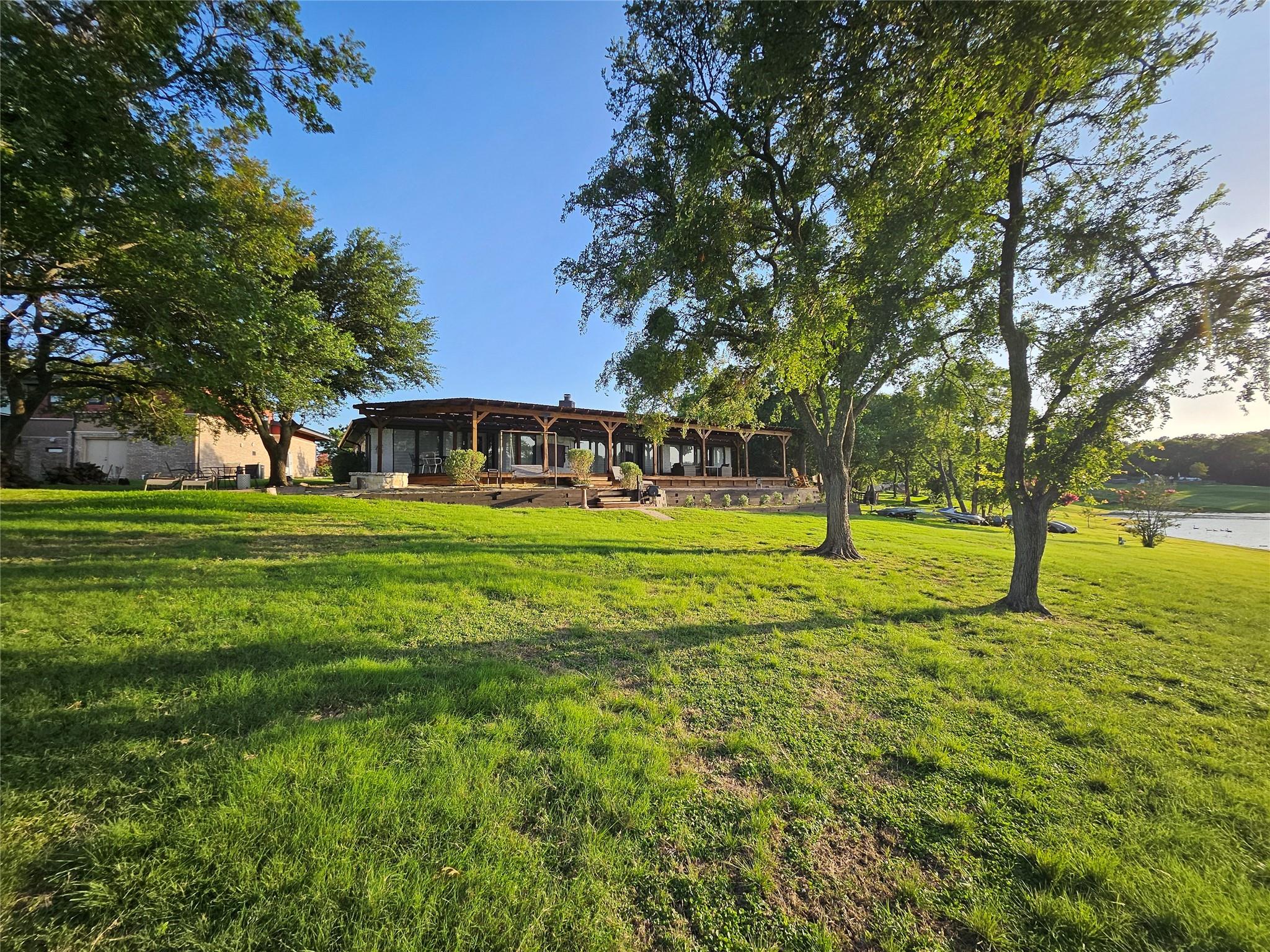main property photo 6