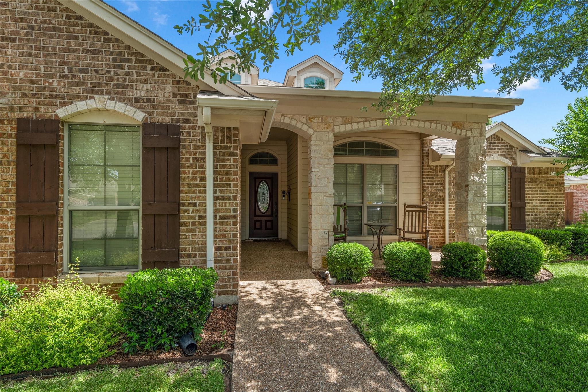 main property photo 2
