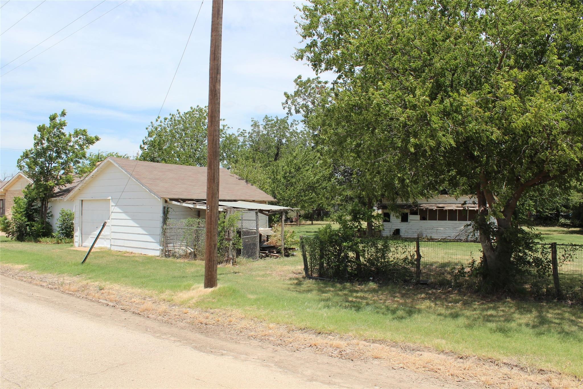 main property photo 26