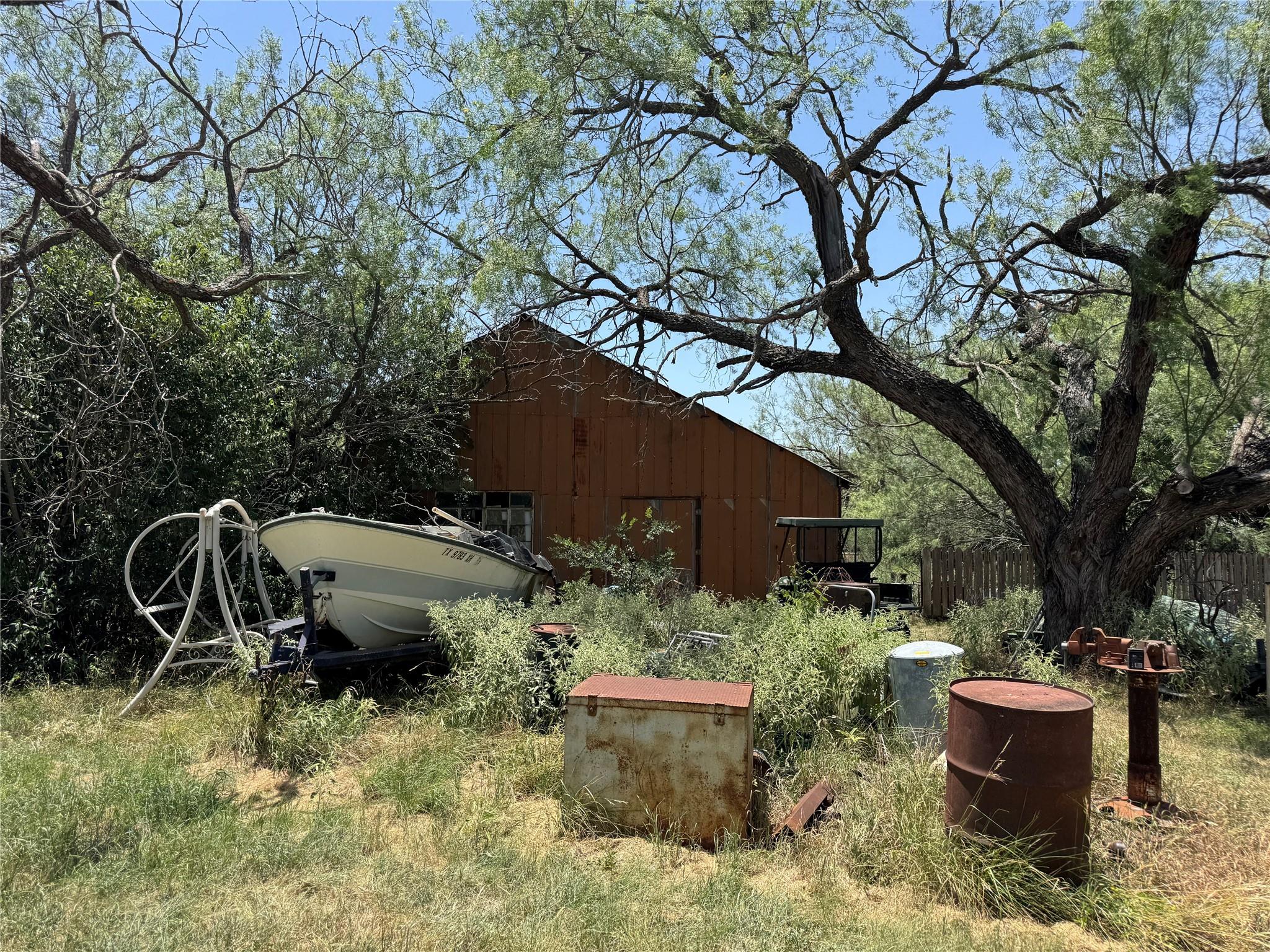 main property photo 8