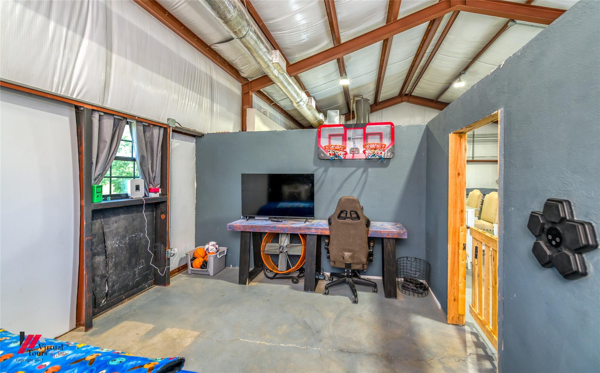 main property photo 24