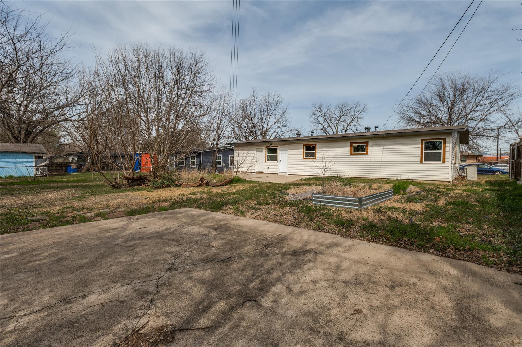 main property photo 18