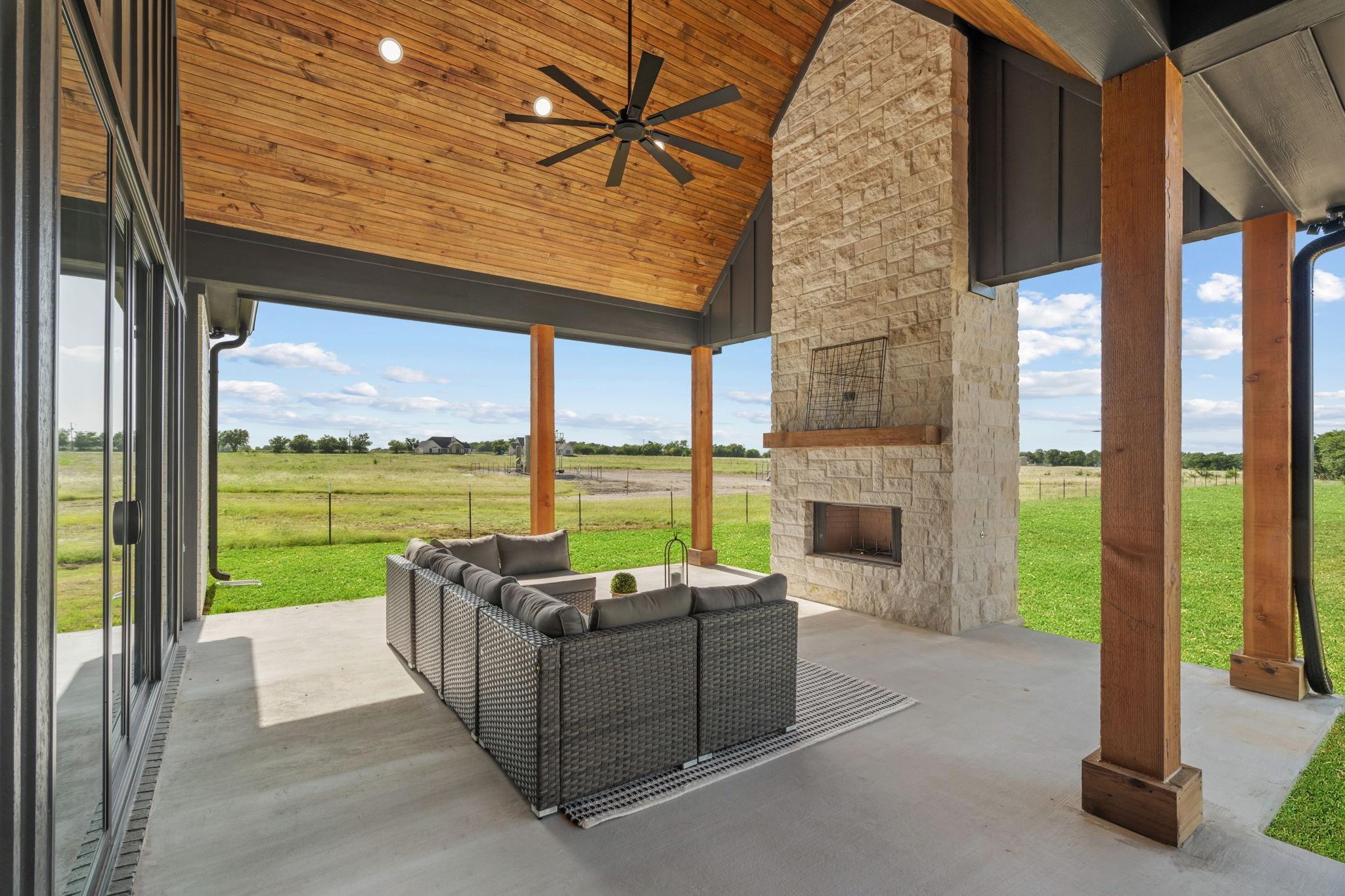 main property photo 28