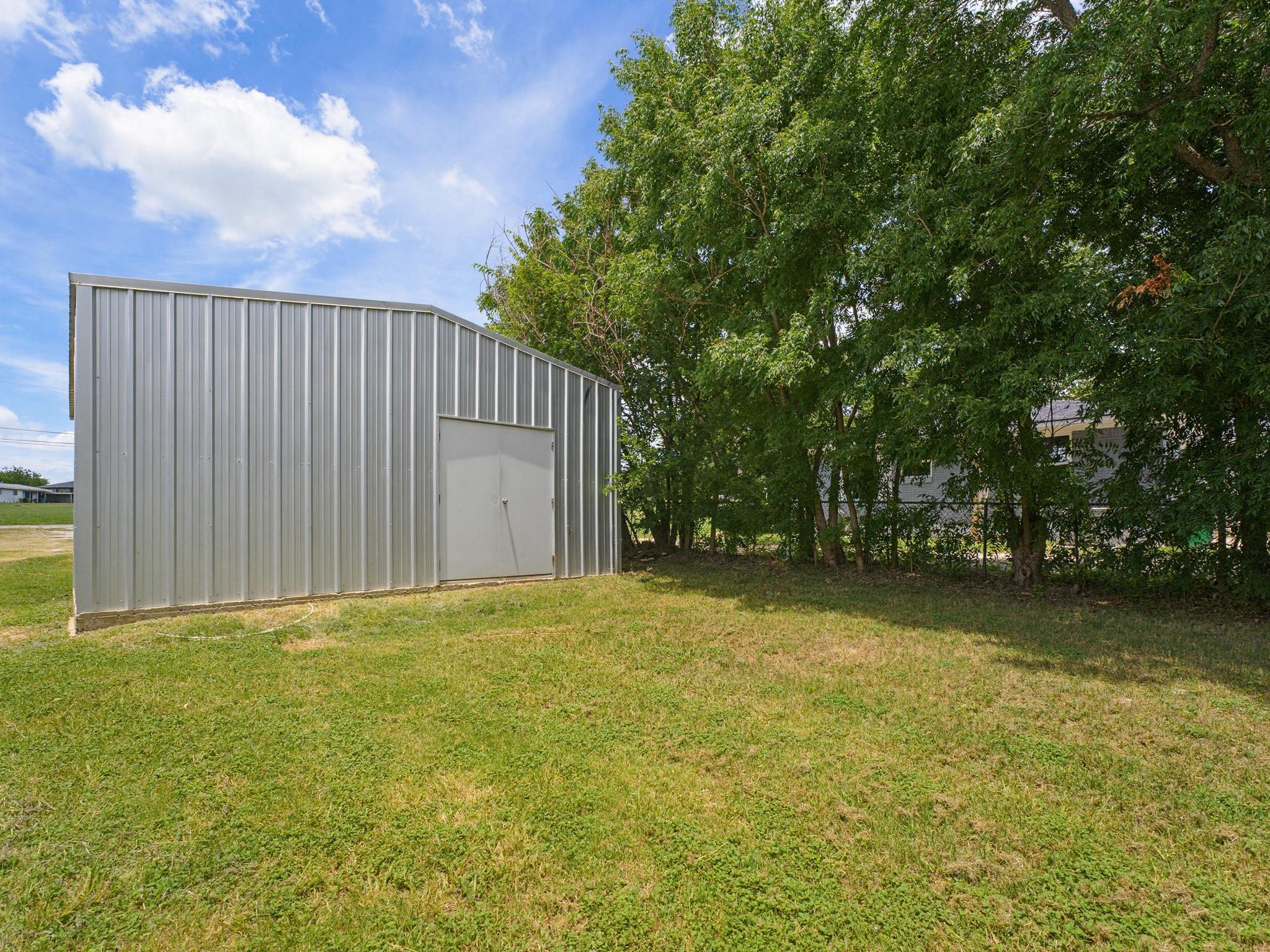 main property photo 34