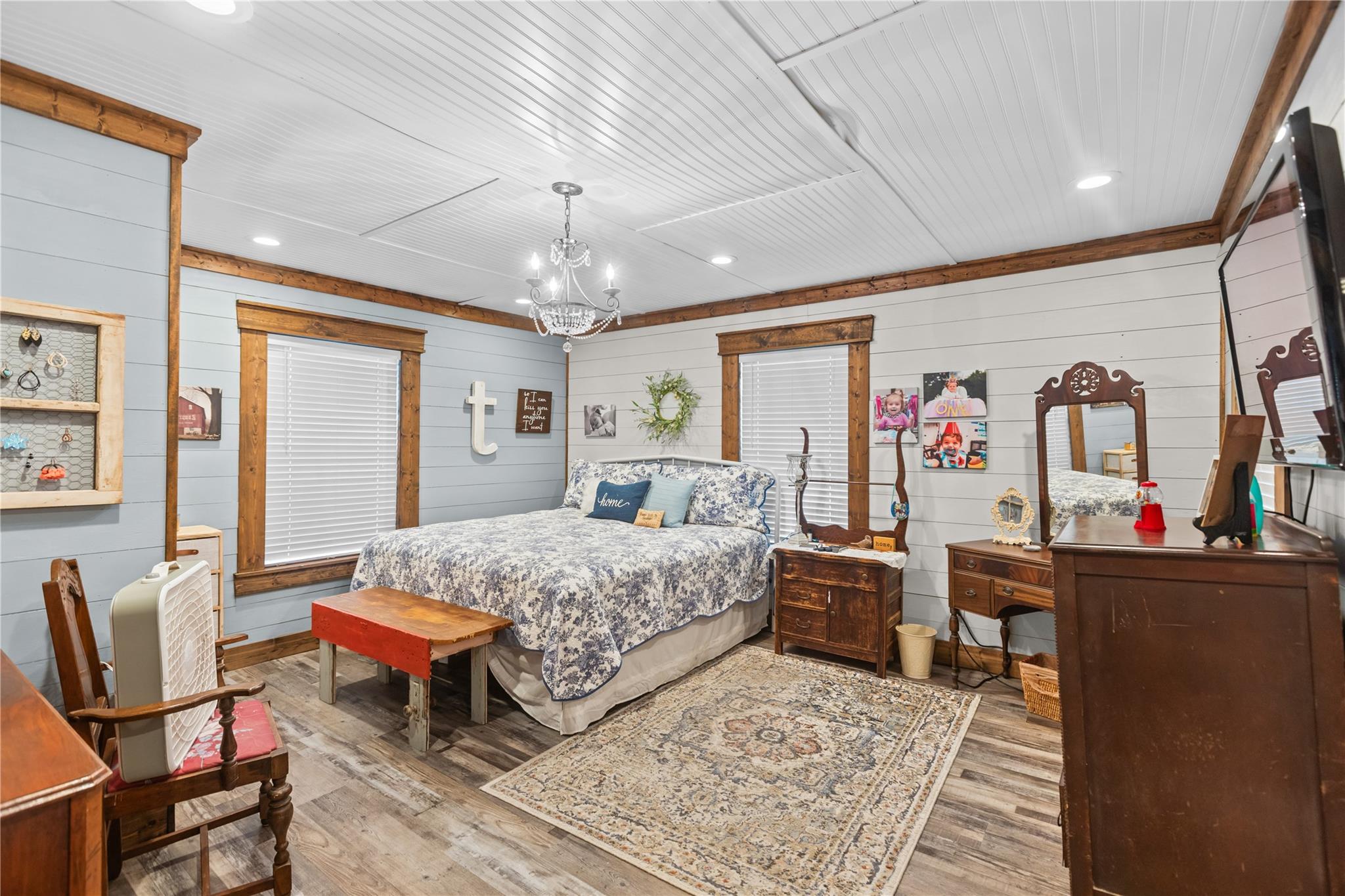 main property photo 13