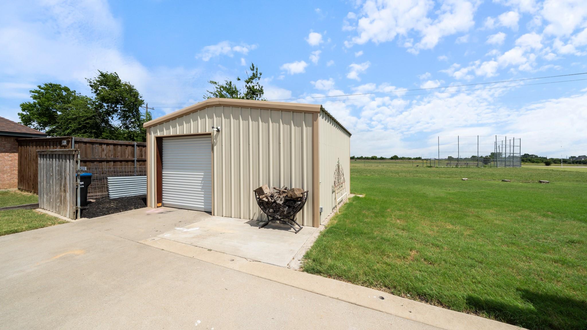 main property photo 21