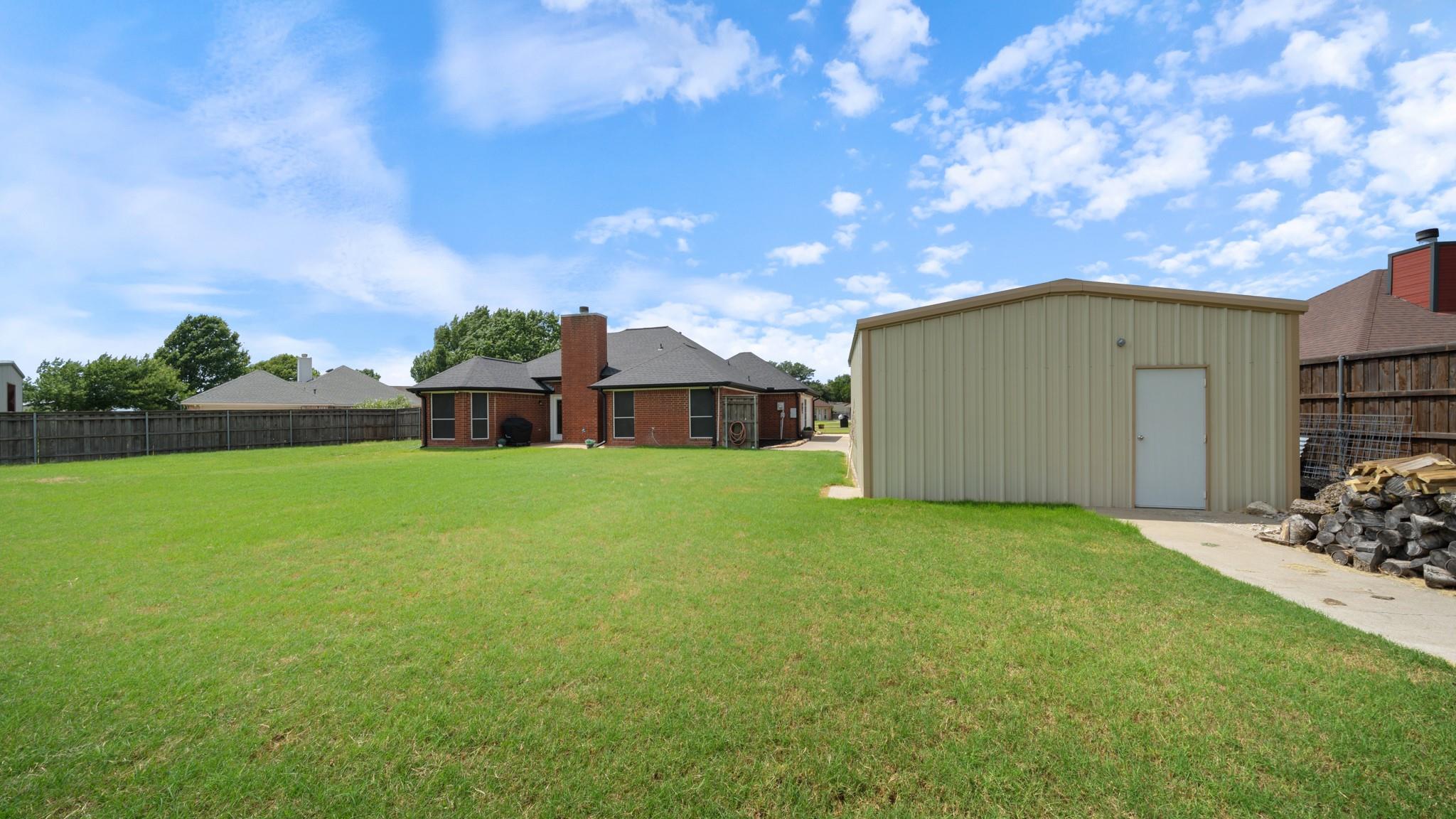 main property photo 23