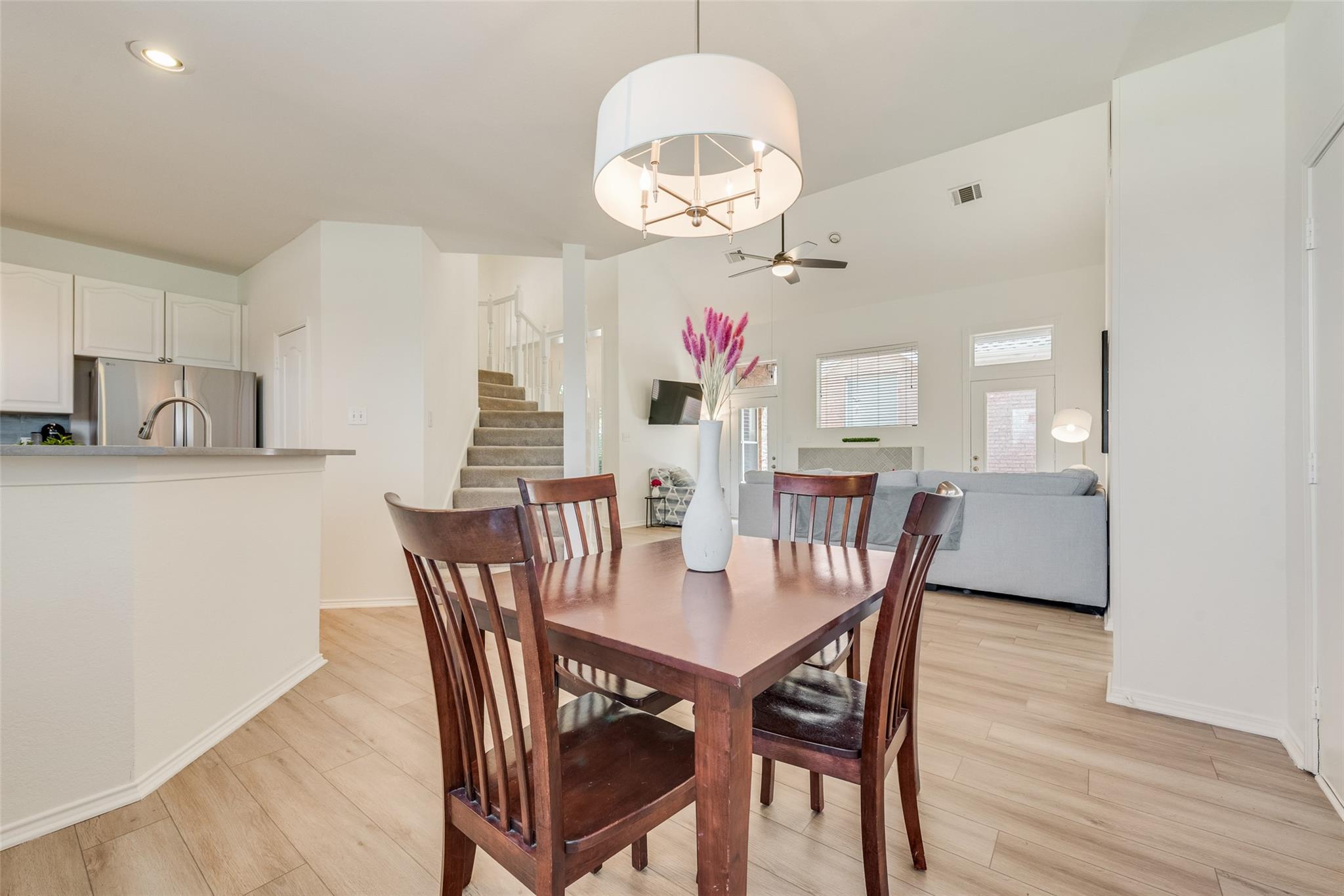 property viewer photo 2