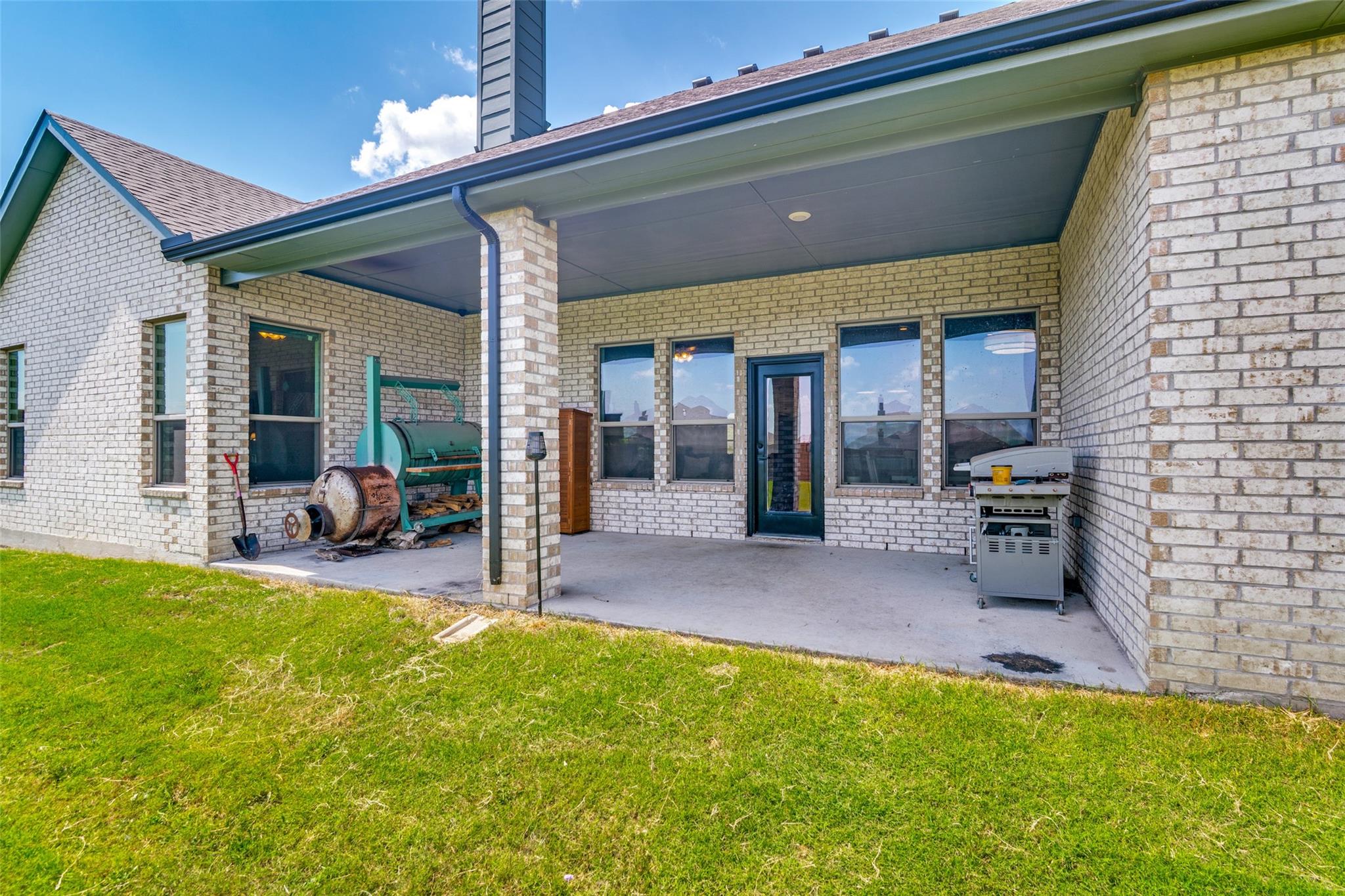 main property photo 25