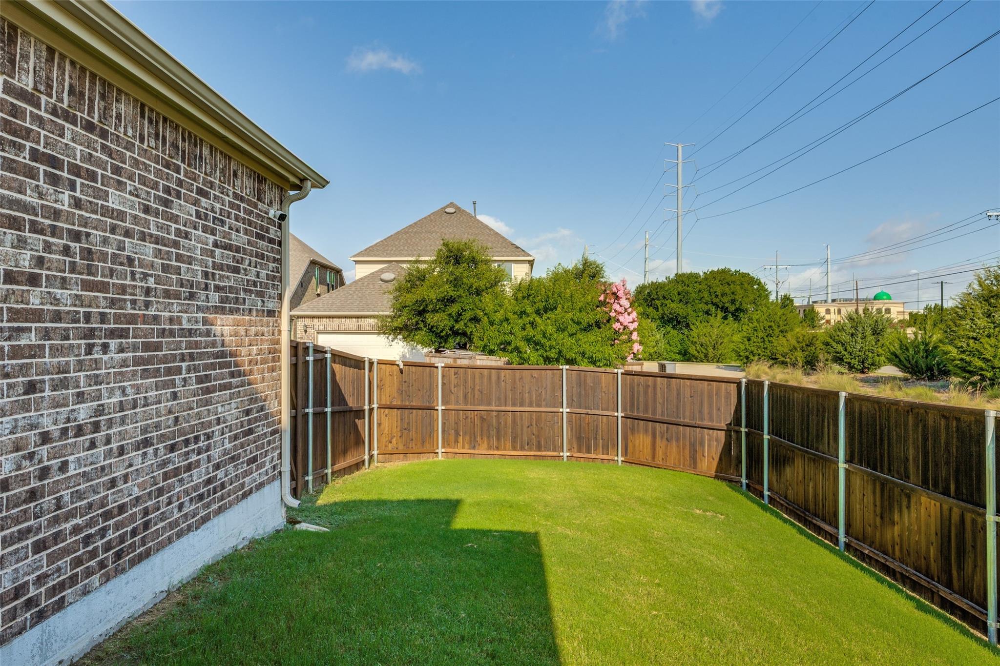 main property photo 24