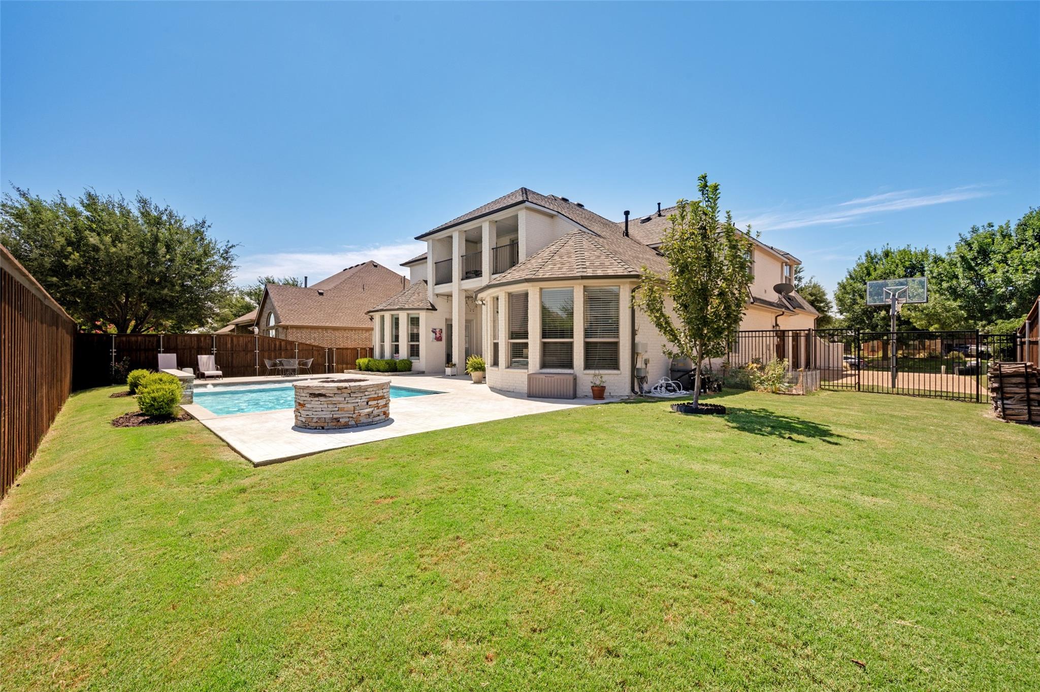 main property photo 35