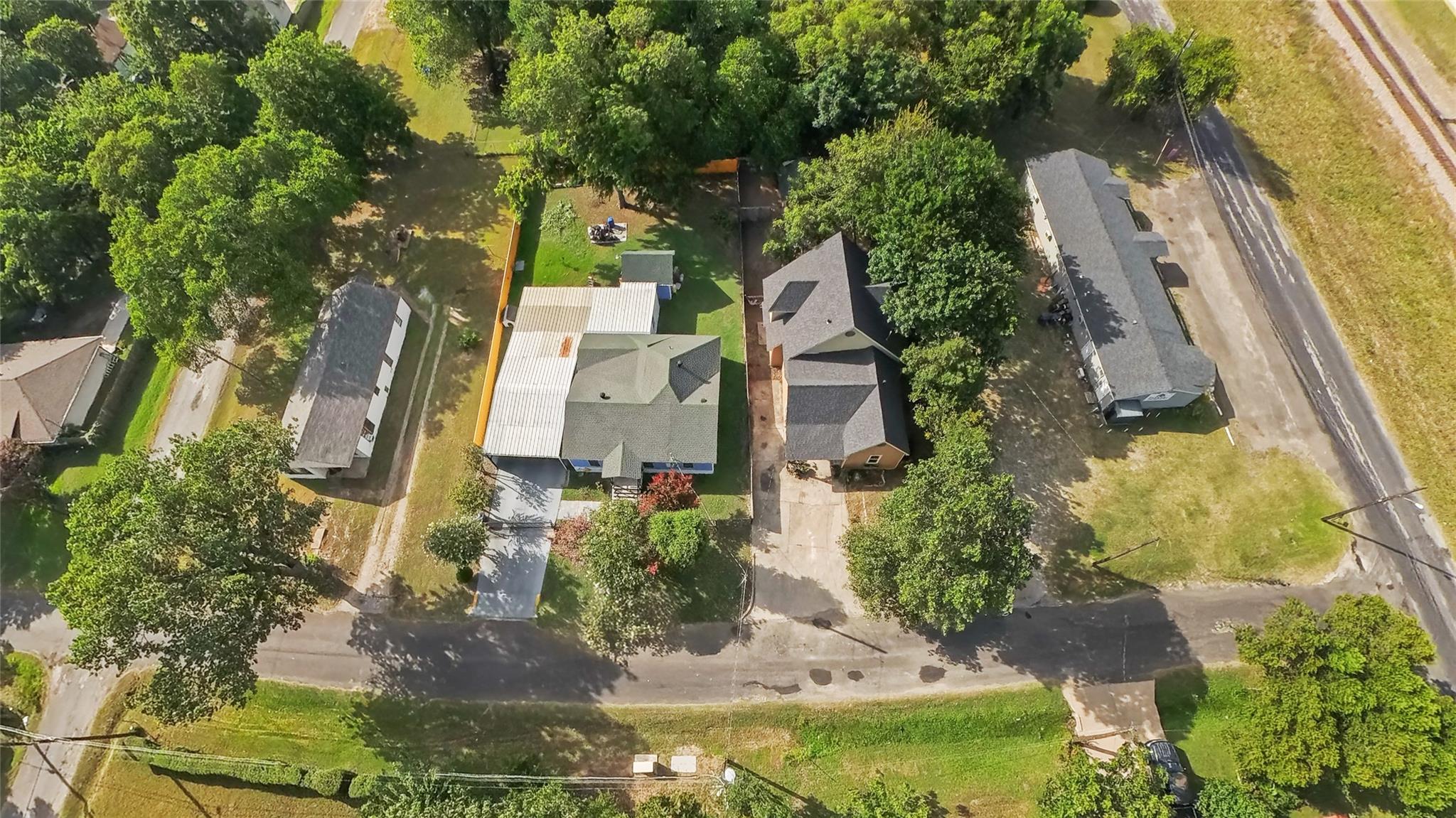 main property photo 20