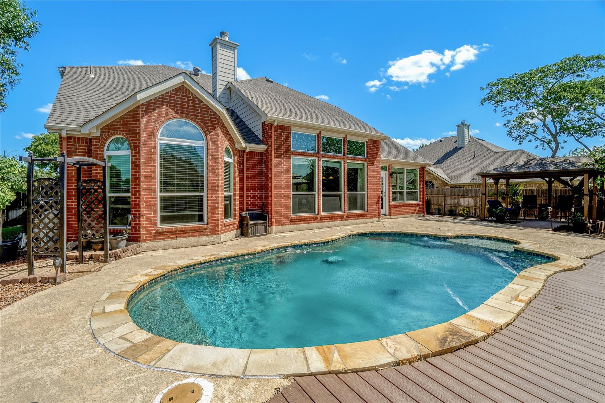 main property photo 30