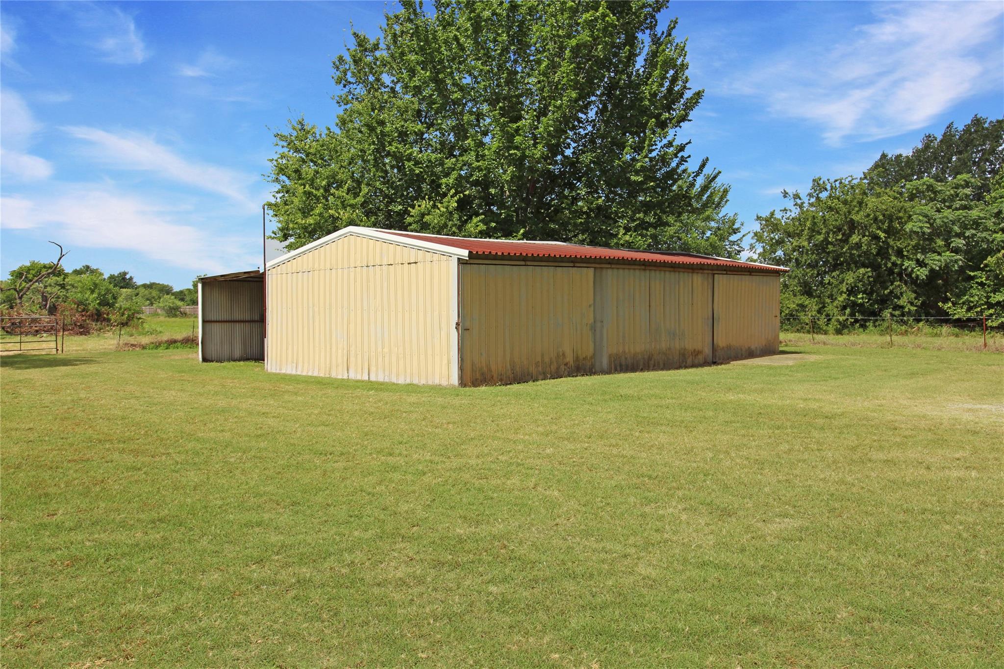 main property photo 7