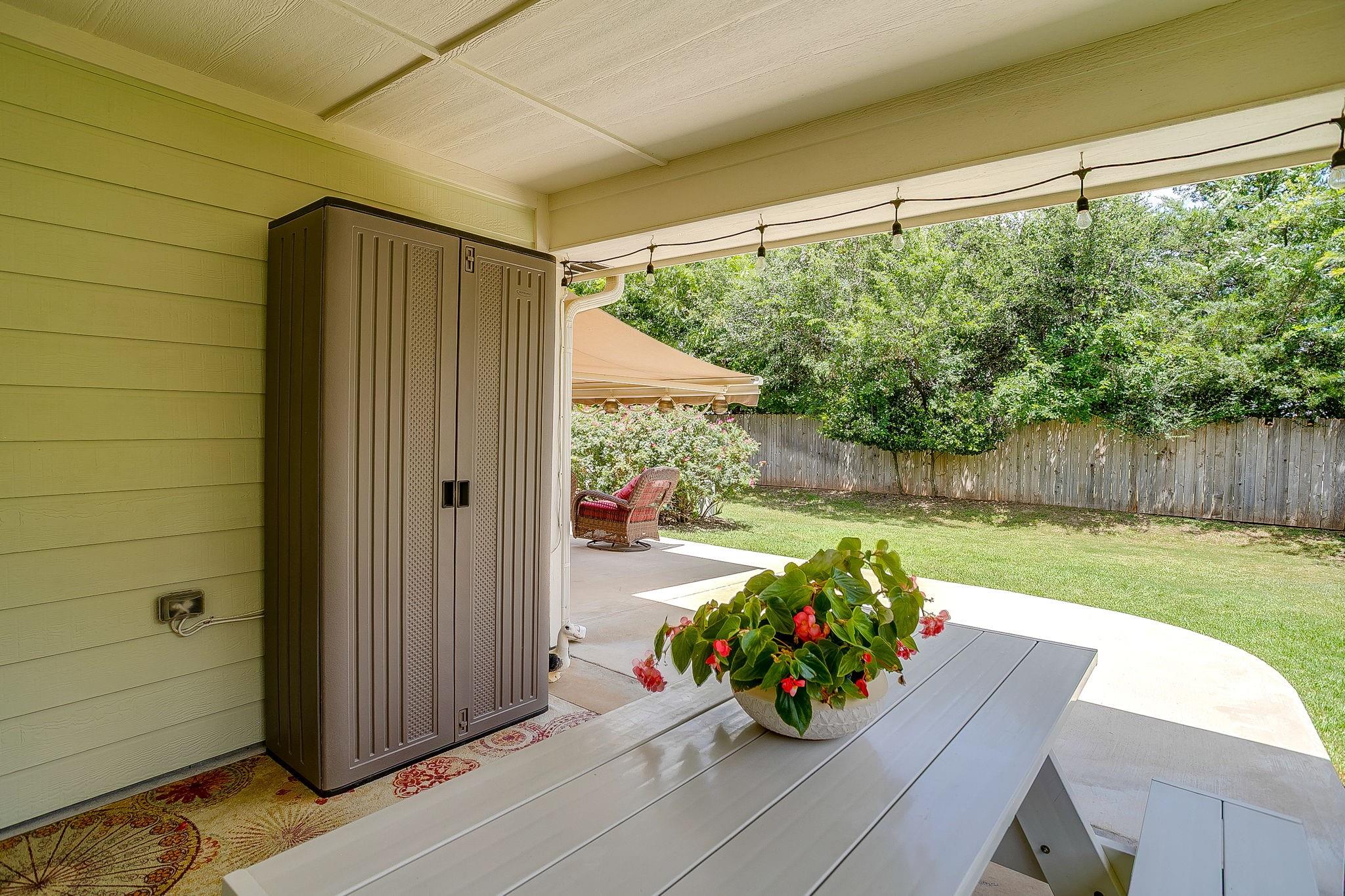 main property photo 28