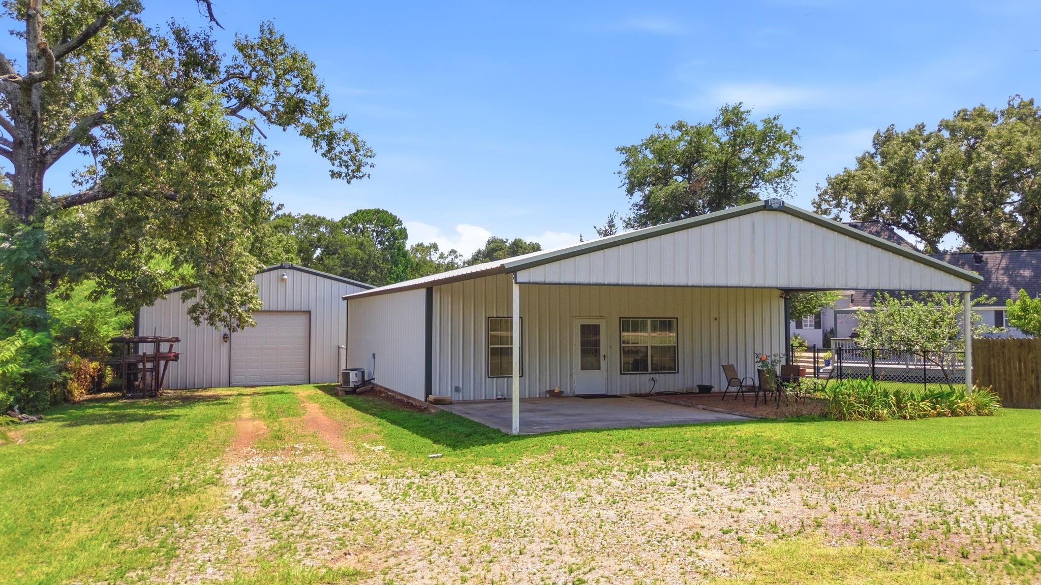main property photo 18
