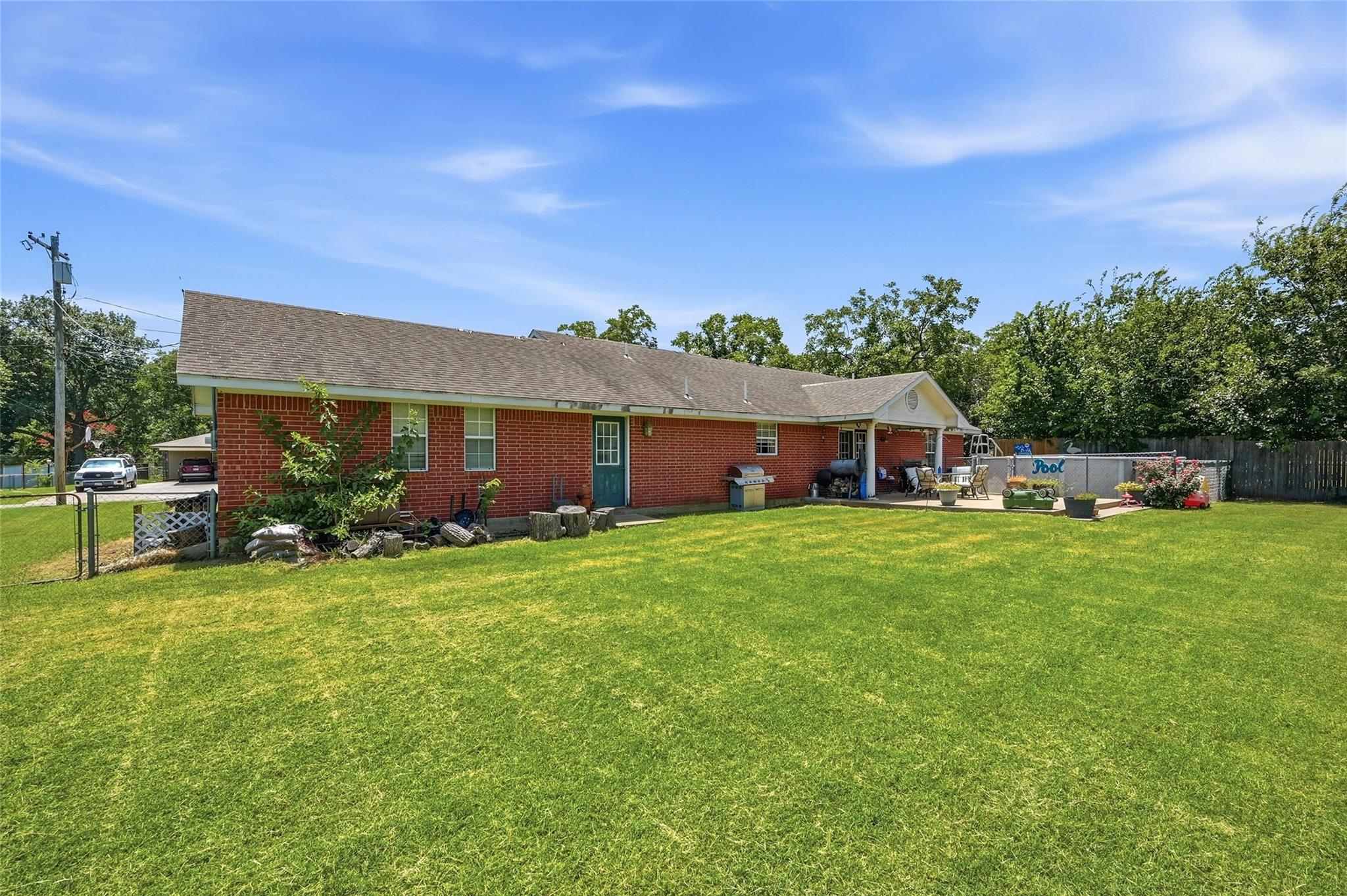 main property photo 25