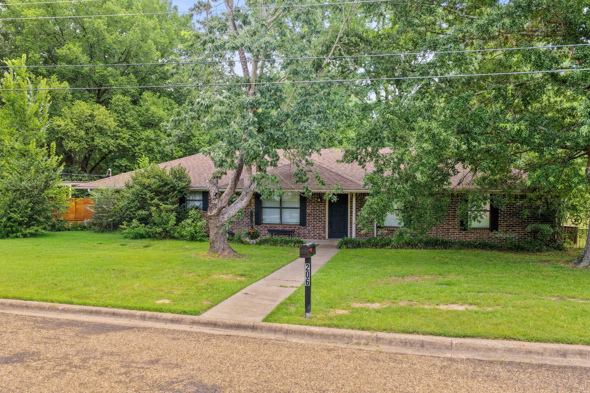 main property photo 13