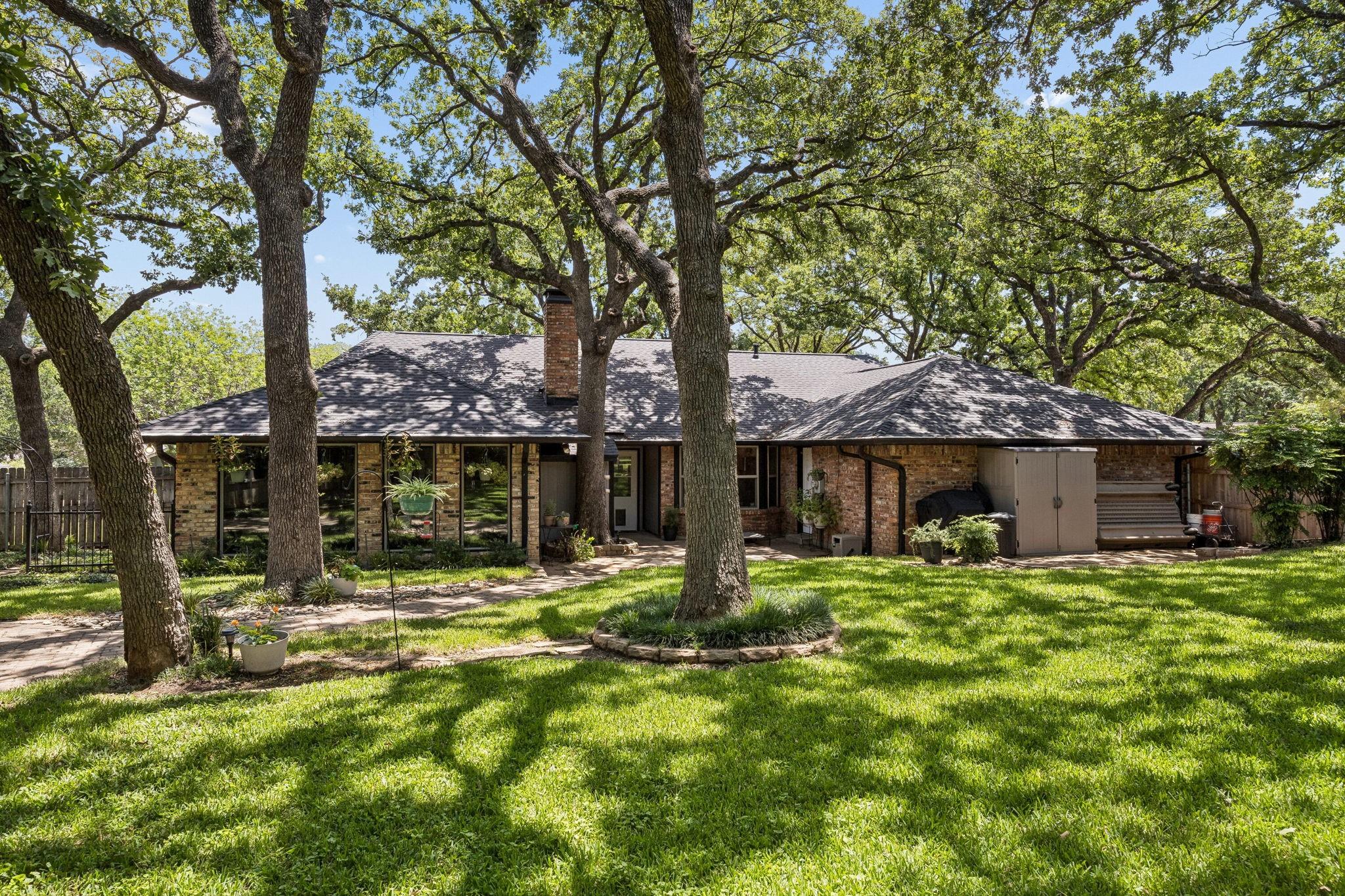 main property photo 29