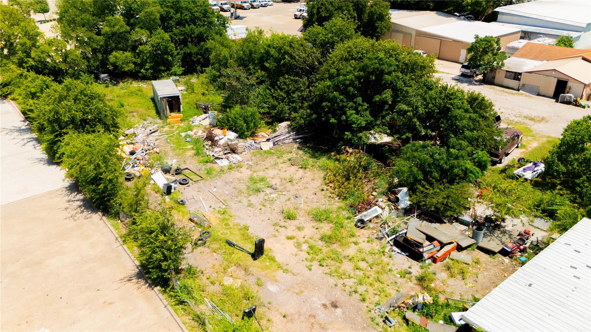 main property photo 17
