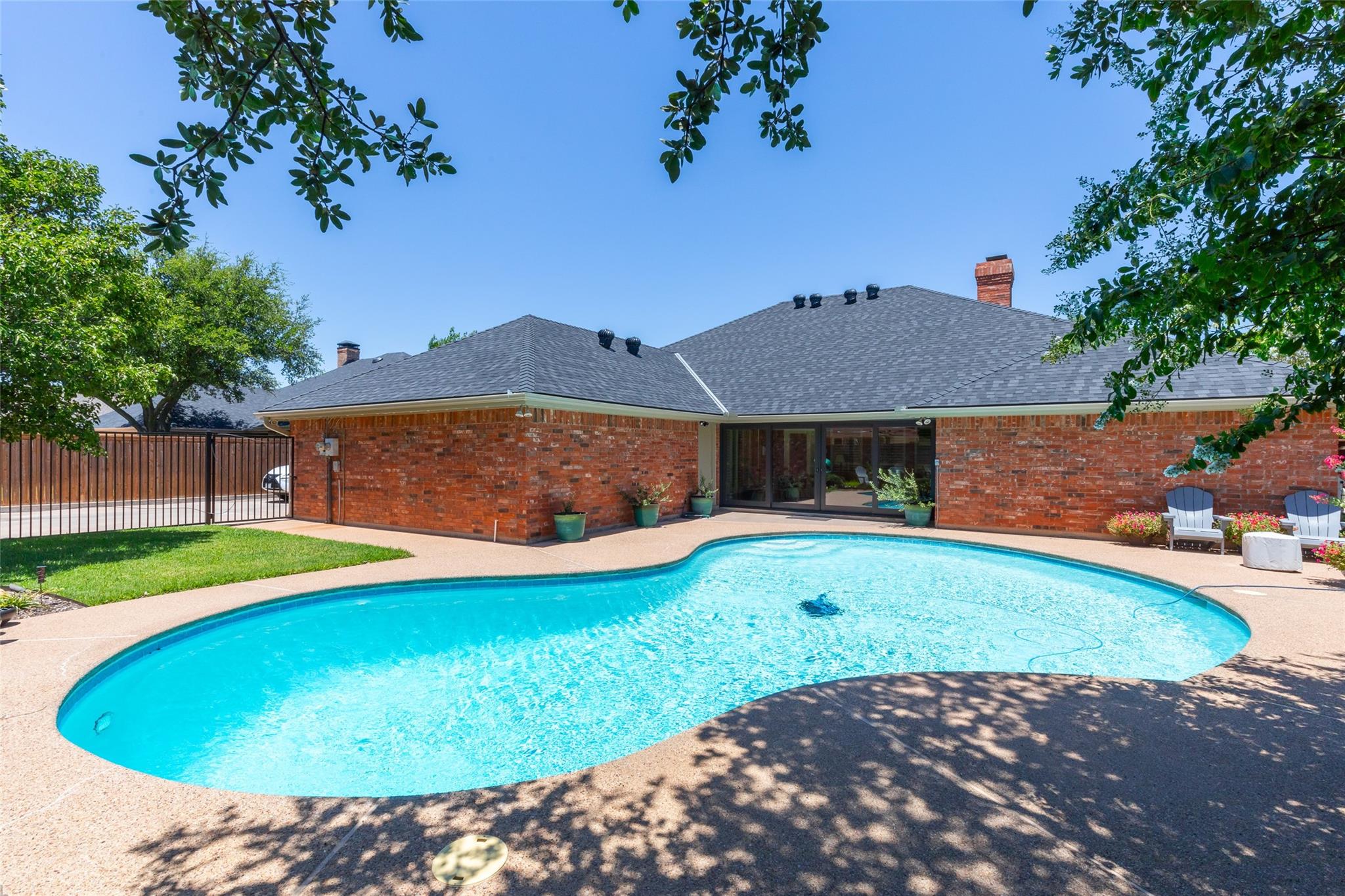 main property photo 36